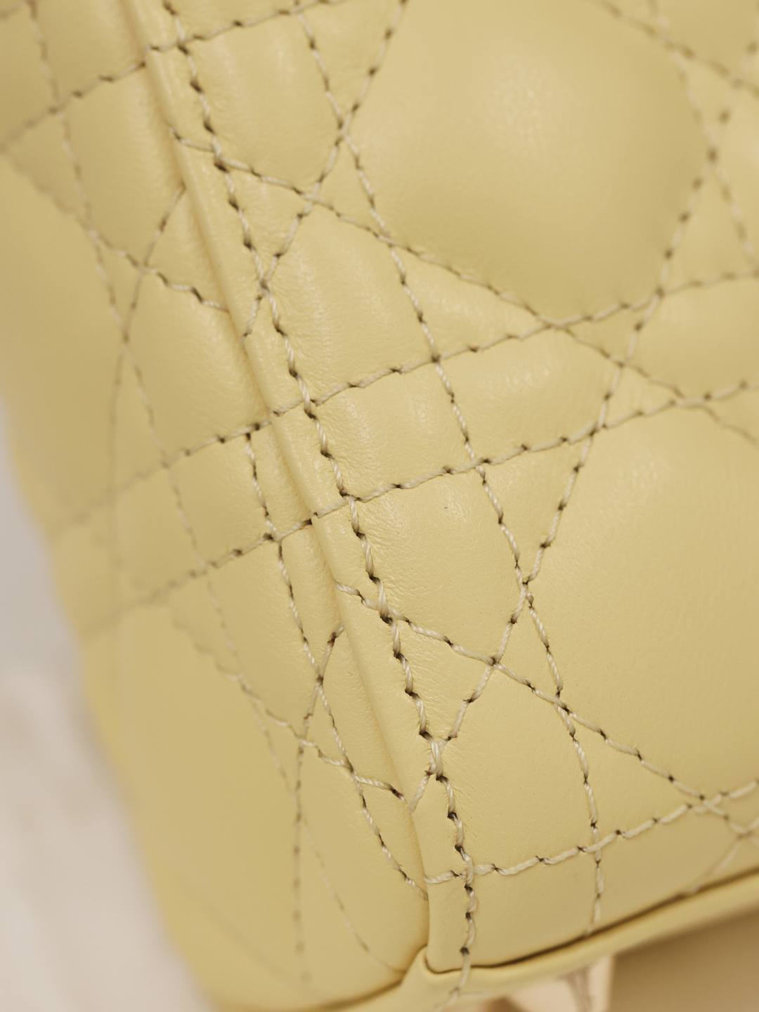 Shebag Super replica Lady Dior mini Yellow lambskin bag review(Dec 2025 updated))-Best Quality designer Bag Review, and online shopping, designer bag ru