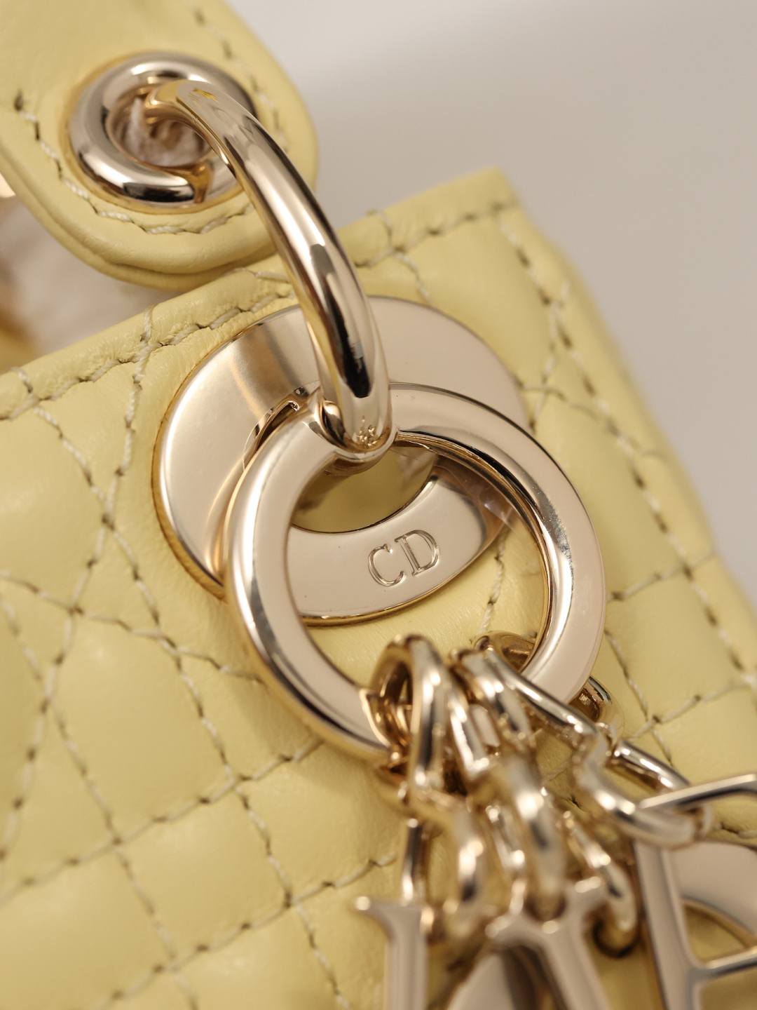 Shebag Super replica Lady Dior mini Yellow lambskin bag review(Dec 2025 updated))-Best Quality designer Bag Review, and online shopping, designer bag ru