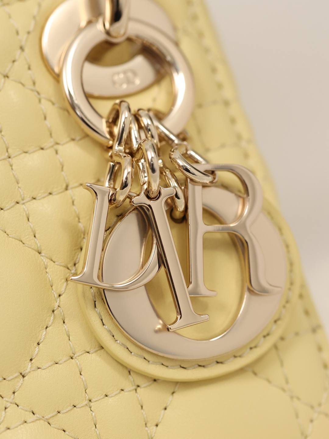 Shebag Super replica Lady Dior mini Yellow lambskin bag review(Dec 2025 updated))-Best Quality designer Bag Review, and online shopping, designer bag ru