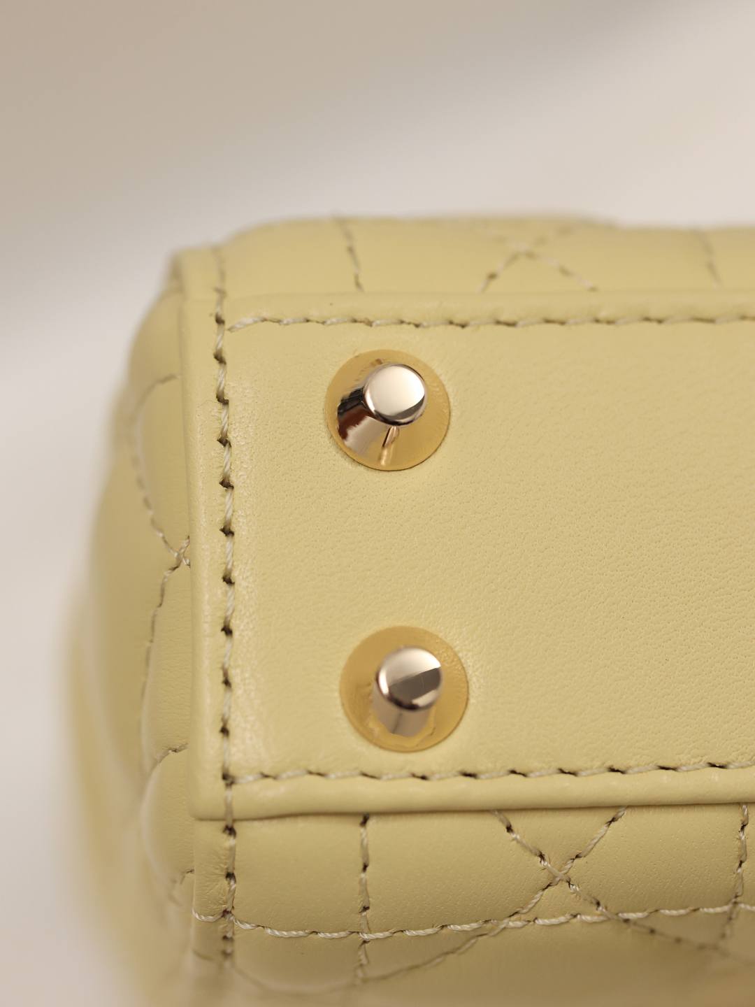 Shebag Super replica Lady Dior mini Yellow lambskin bag review(Dec 2025 updated))-Best Quality designer Bag Review, and online shopping, designer bag ru