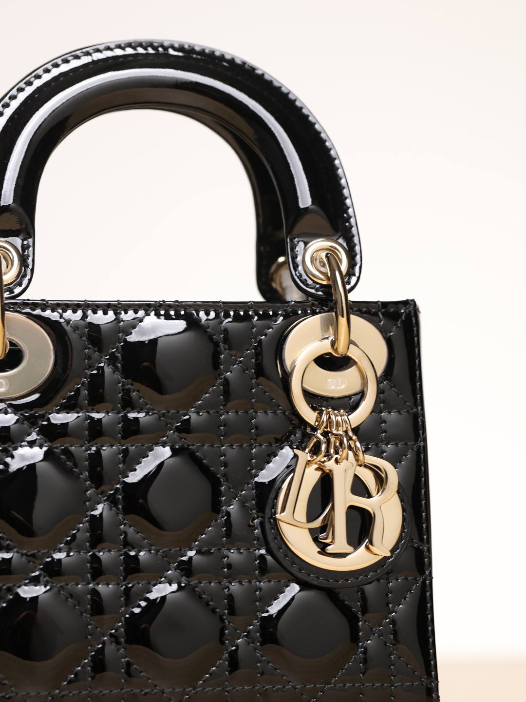 Shebag super replica Lady Dior in Patent black bag review(Dec 2025 updated)-Best Quality designer Bag Review, and online shopping, designer bag ru