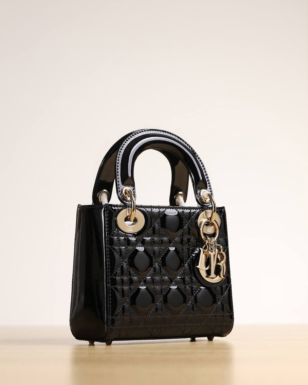 Shebag super replica Lady Dior in Patent black bag review(Dec 2025 updated)-Best Quality designer Bag Review, and online shopping, designer bag ru