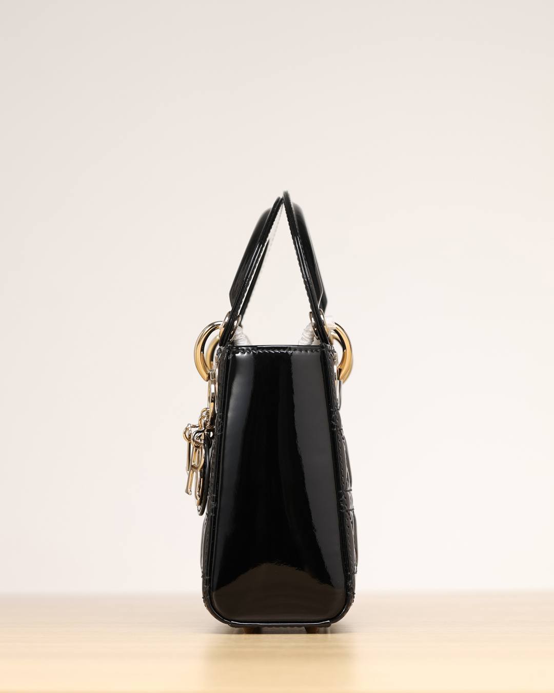 Shebag super replica Lady Dior in Patent black bag review(Dec 2025 updated)-Best Quality designer Bag Review, and online shopping, designer bag ru