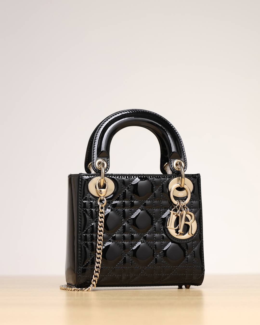 Shebag super replica Lady Dior in Patent black bag review(Dec 2025 updated)-Best Quality designer Bag Review, and online shopping, designer bag ru