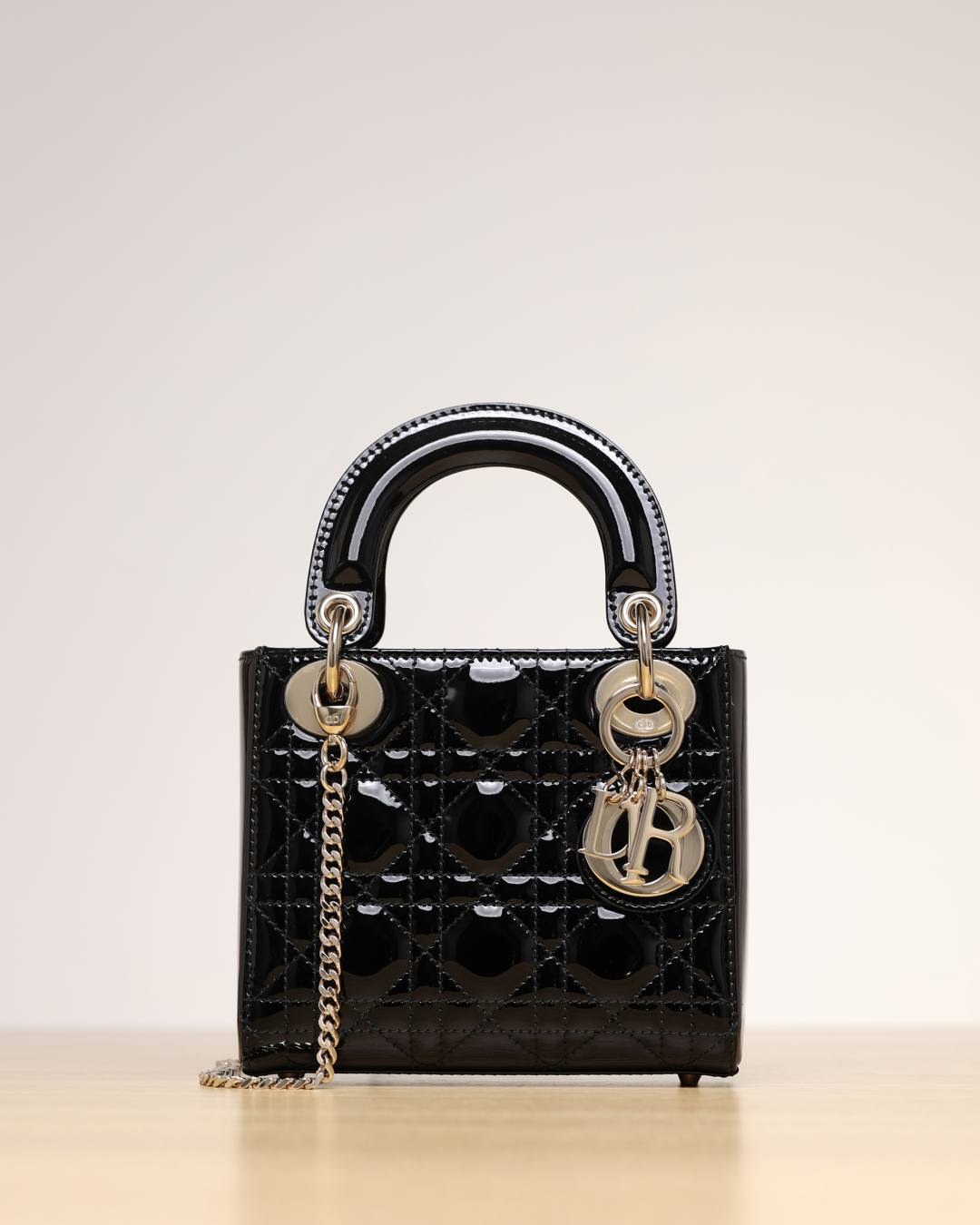 Shebag super replica Lady Dior in Patent black bag review(Dec 2025 updated)-Best Quality designer Bag Review, and online shopping, designer bag ru