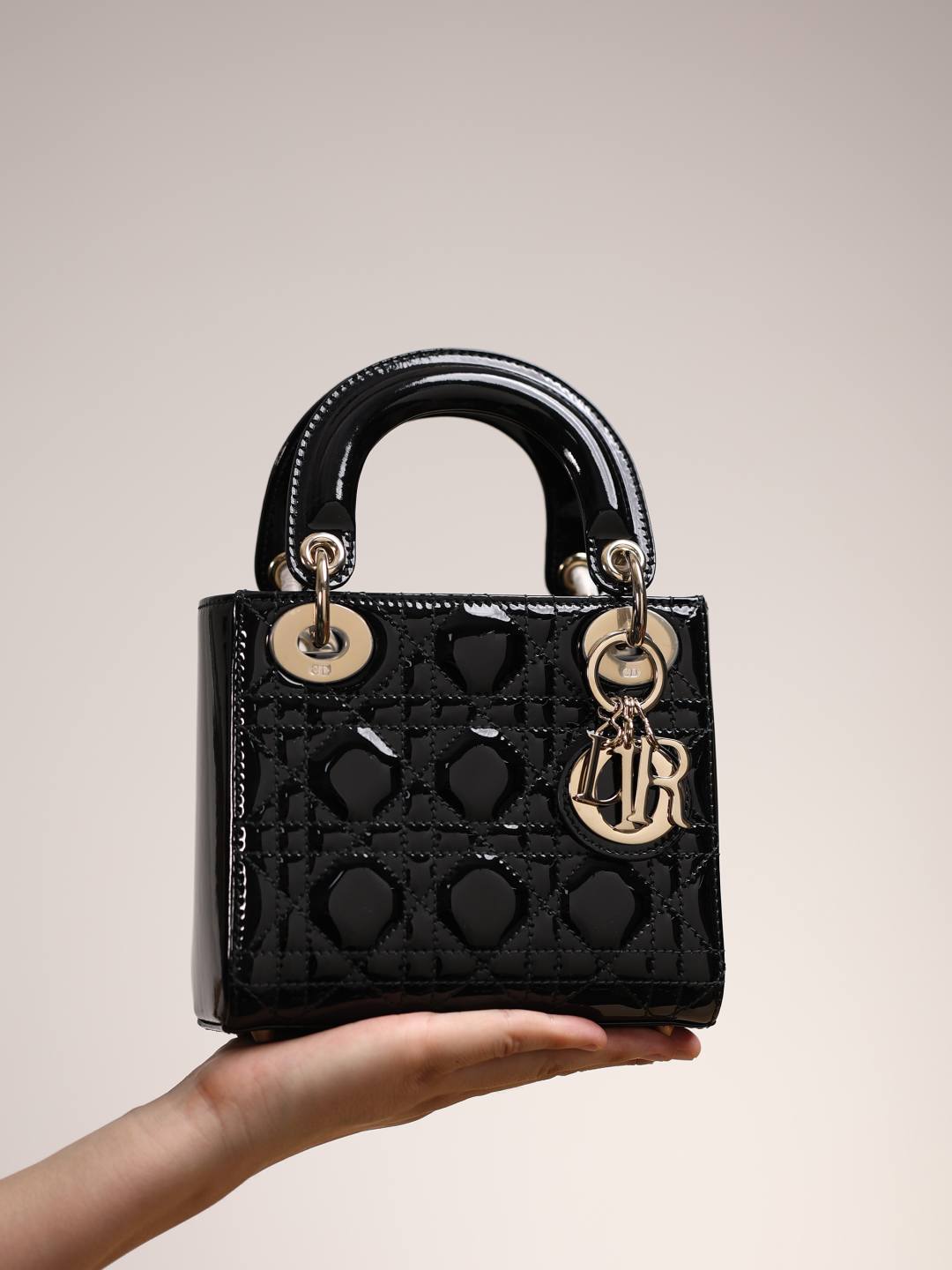 Shebag super replica Lady Dior in Patent black bag review(Dec 2025 updated)-Best Quality designer Bag Review, and online shopping, designer bag ru