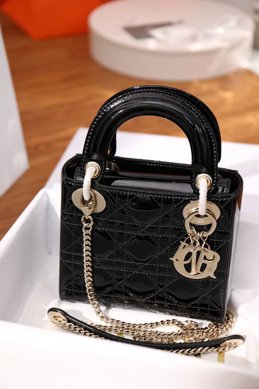 Shebag super replica Lady Dior in Patent black bag review(Dec 2025 updated)-Best Quality designer Bag Review, and online shopping, designer bag ru