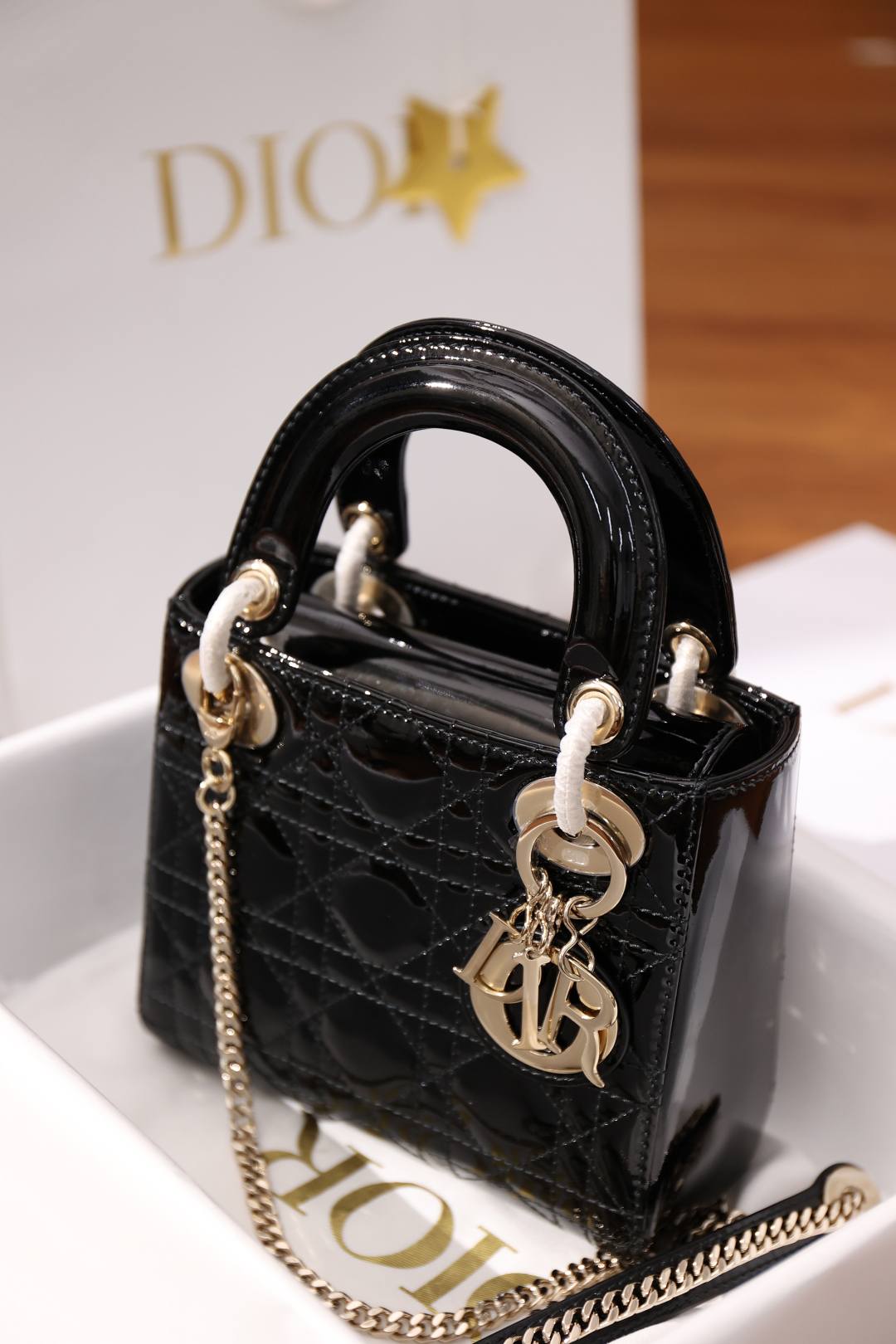 Shebag super replica Lady Dior in Patent black bag review(Dec 2025 updated)-Best Quality designer Bag Review, and online shopping, designer bag ru