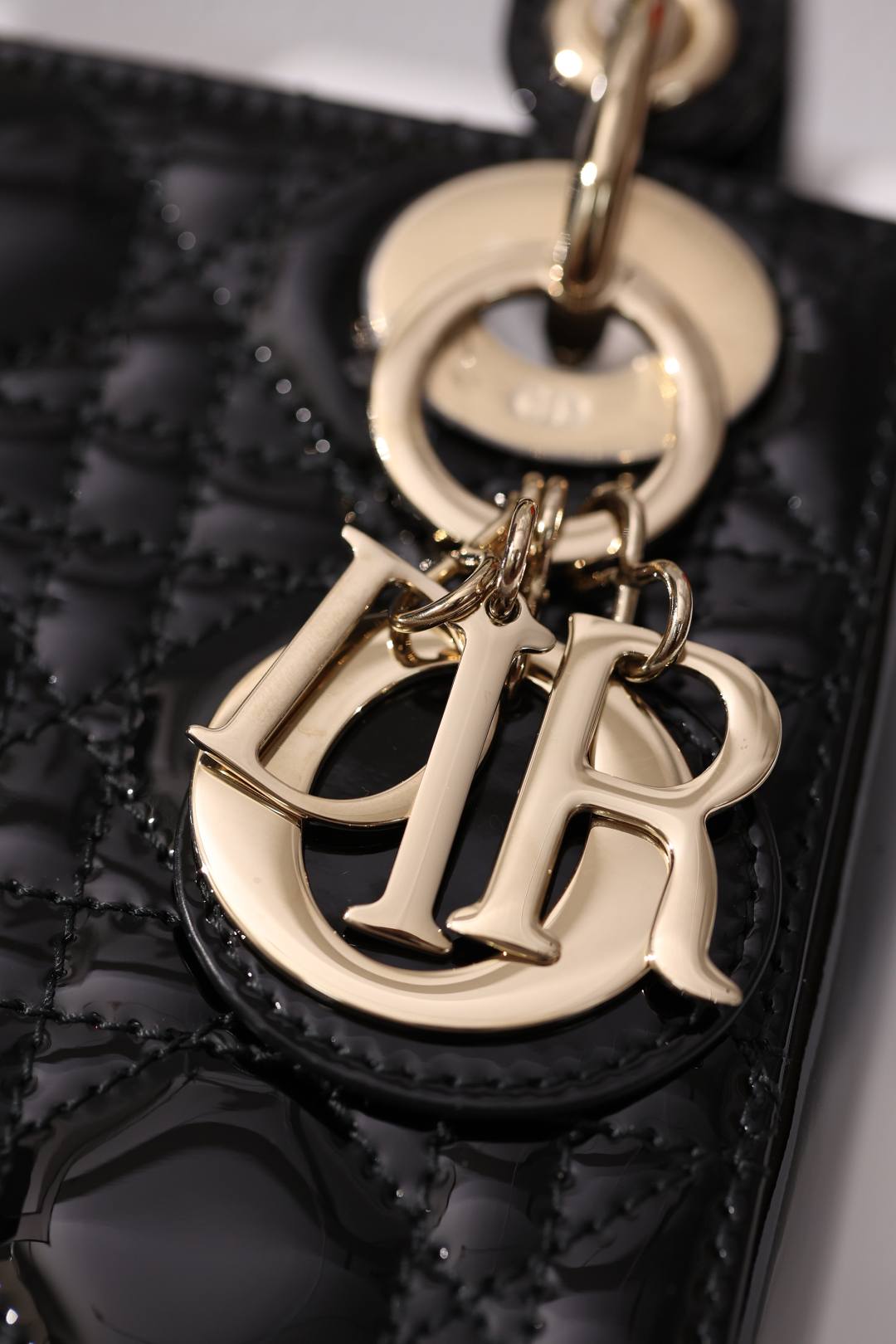 Shebag super replica Lady Dior in Patent black bag review(Dec 2025 updated)-Best Quality designer Bag Review, and online shopping, designer bag ru