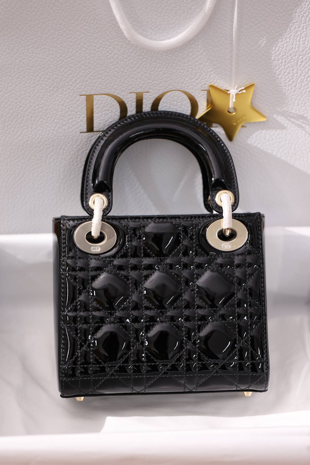 Shebag super replica Lady Dior in Patent black bag review(Dec 2025 updated)-Best Quality designer Bag Review, and online shopping, designer bag ru