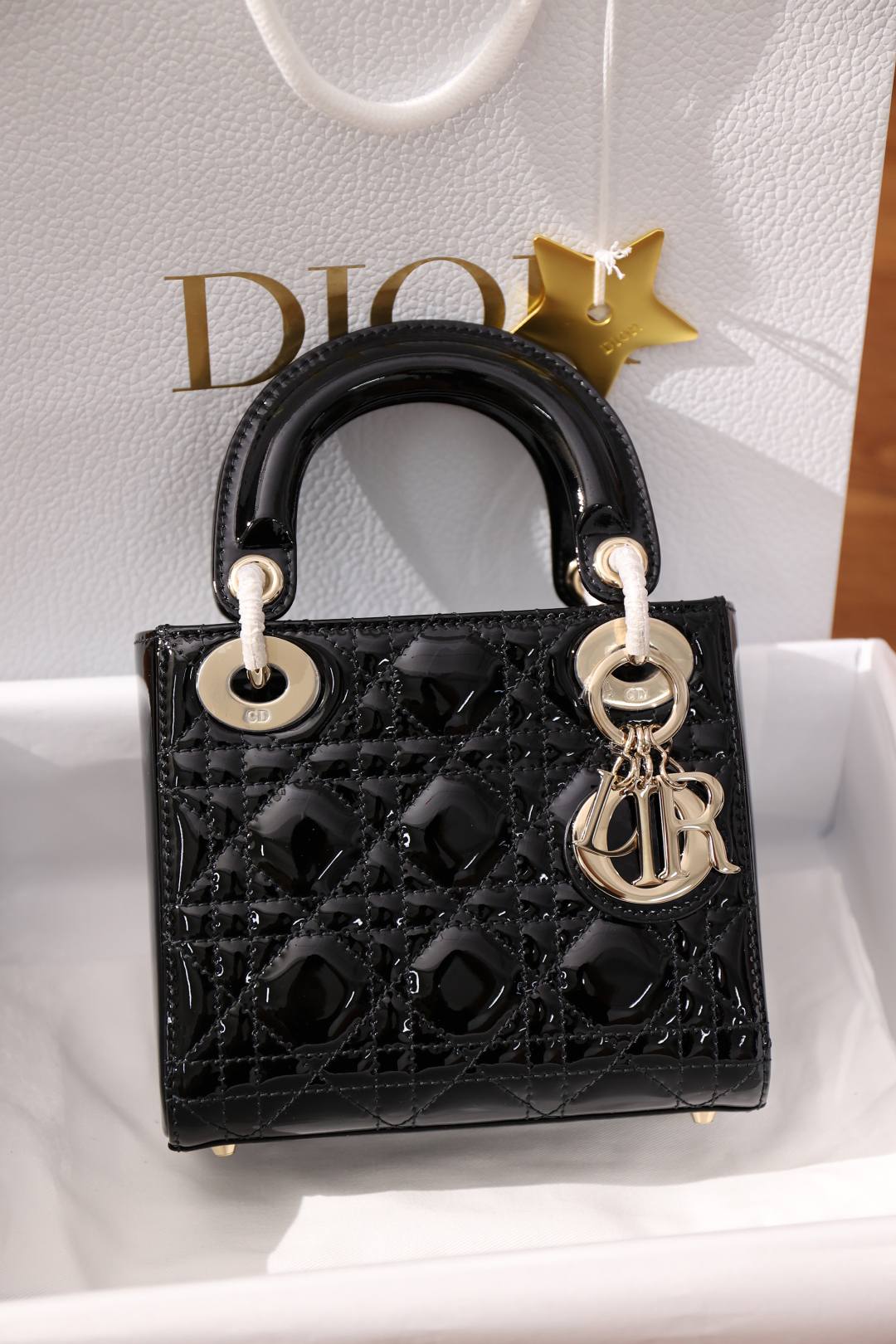 Shebag super replica Lady Dior in Patent black bag review(Dec 2025 updated)-Best Quality designer Bag Review, and online shopping, designer bag ru