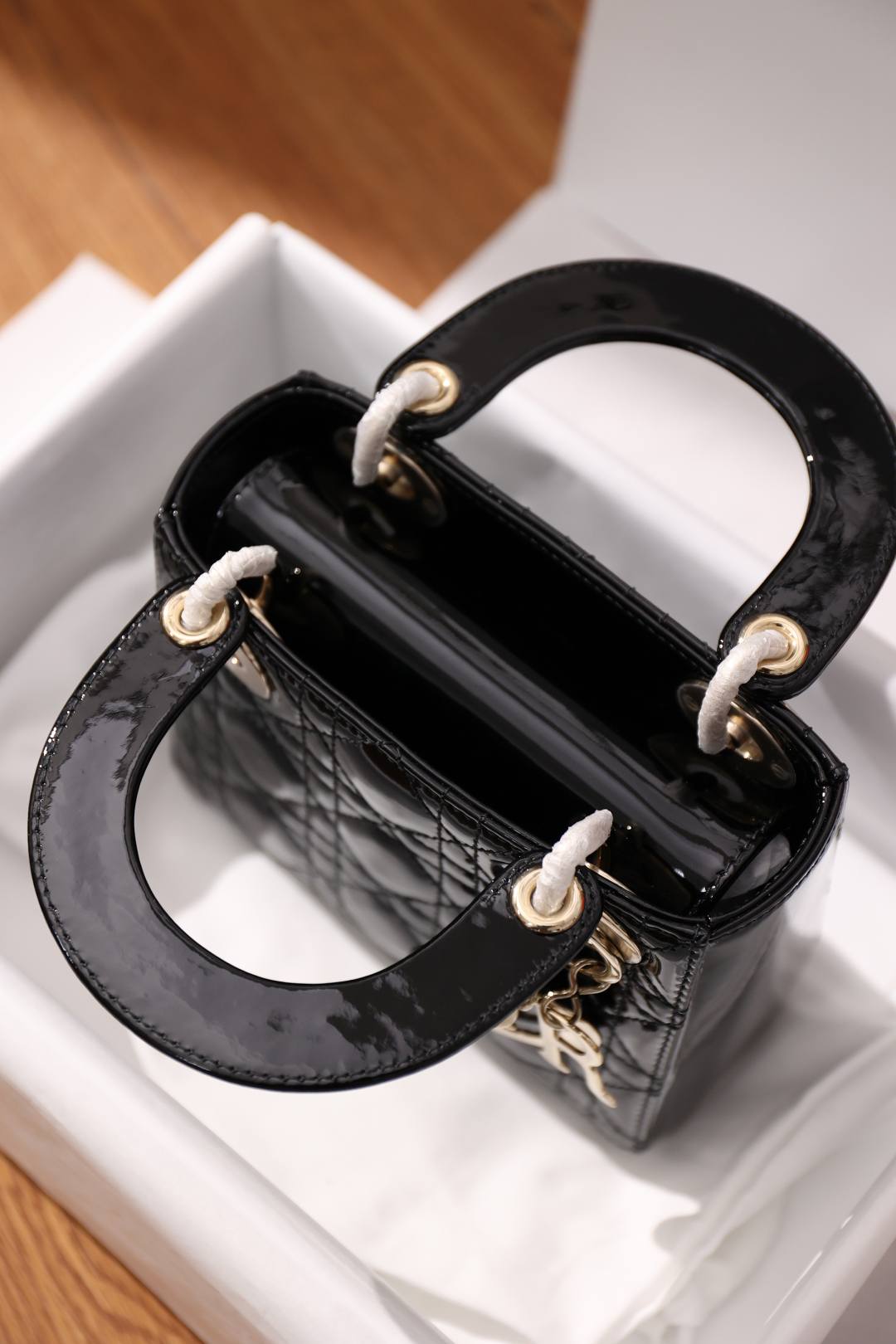 Shebag super replica Lady Dior in Patent black bag review(Dec 2025 updated)-Best Quality designer Bag Review, and online shopping, designer bag ru