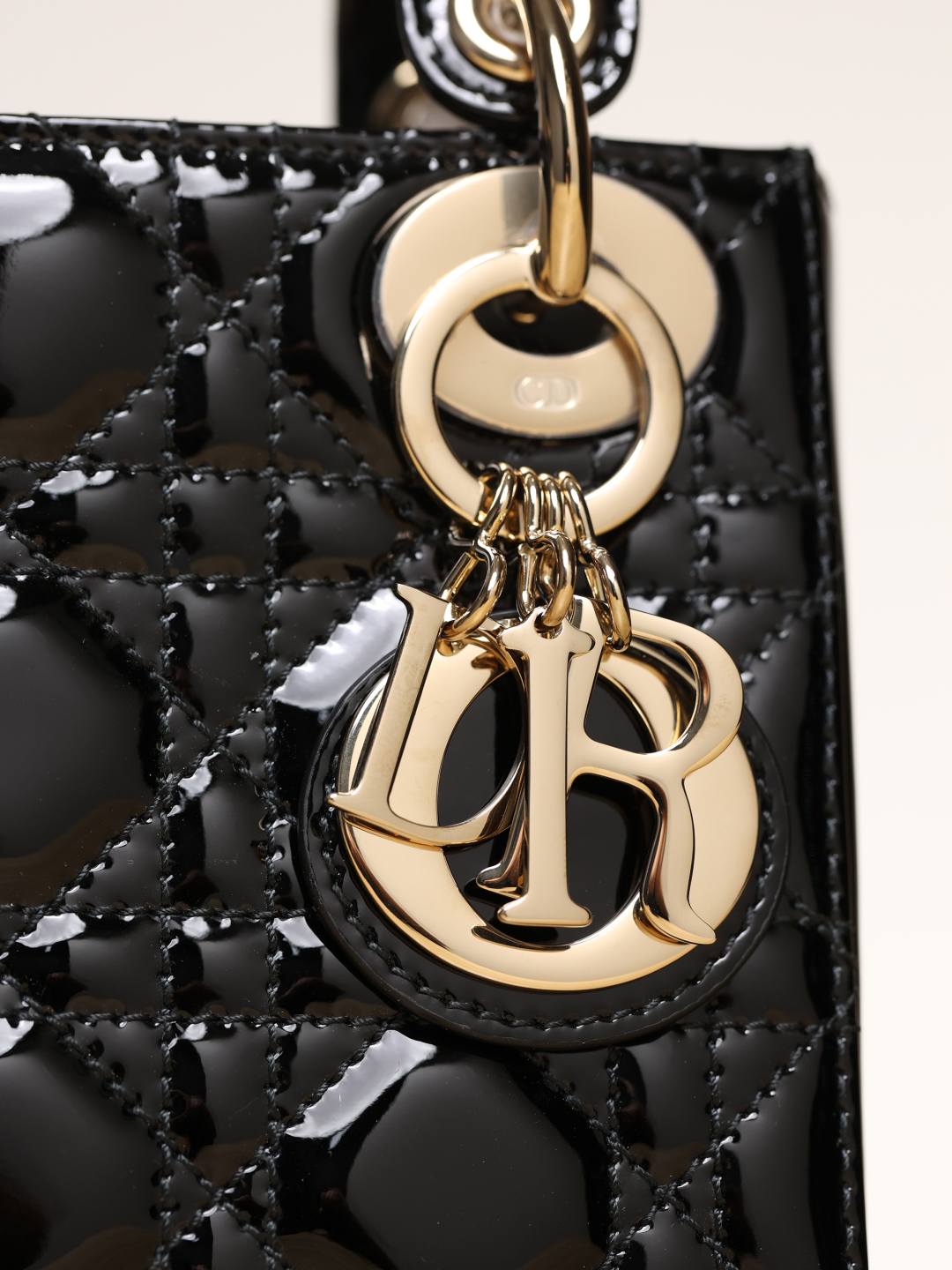 Shebag super replica Lady Dior in Patent black bag review(Dec 2025 updated)-Best Quality designer Bag Review, and online shopping, designer bag ru