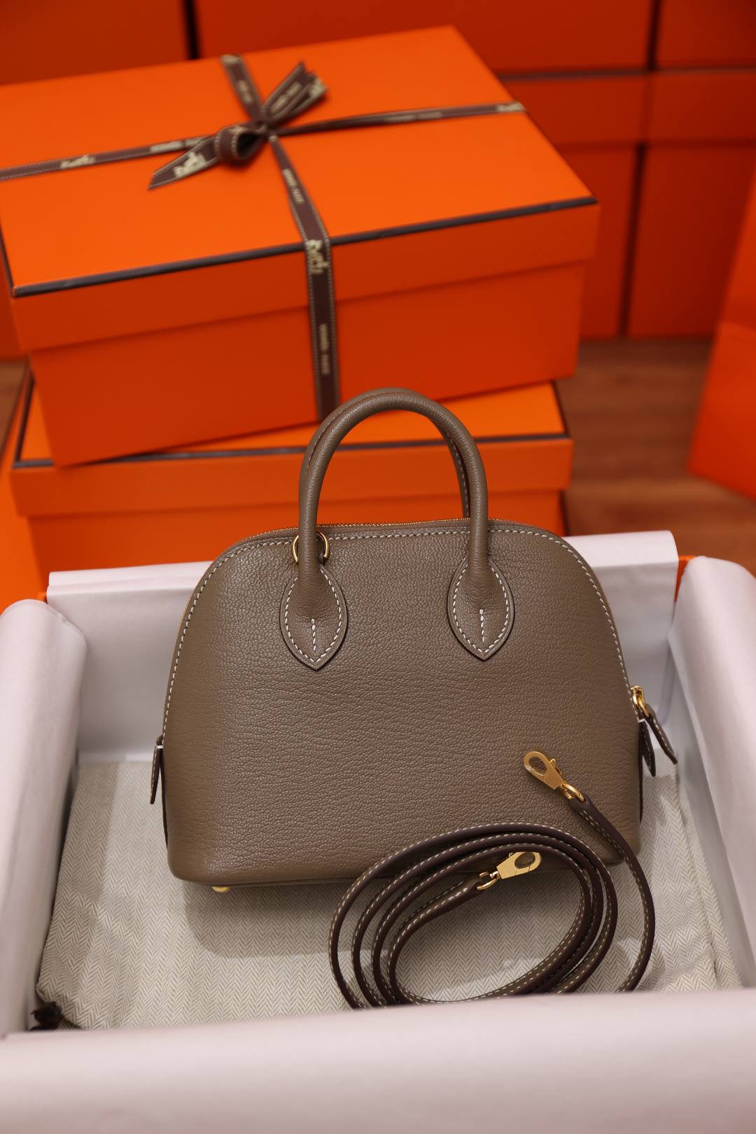 Shebag handmade Hermes Bolide 19 in grey bag review(Jan 2026 updated)-Best Quality designer Bag Review, and online shopping, designer bag ru Shebag handmade Hermes Bolide 19 in grey bag review(Jan 2026 updated)-Best Quality designer Bag Review, and online shopping, designer bag ru
