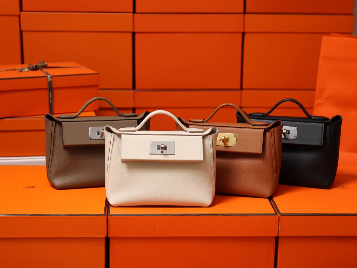 Shebag hand made Hermes 2424 bag in white leather review(Feb 2026 updated)-Best Quality designer Bag Review, and online shopping, designer bag ru Shebag hand made Hermes 2424 bag in white leather review(Feb 2026 updated)-Best Quality designer Bag Review, and online shopping, designer bag ru