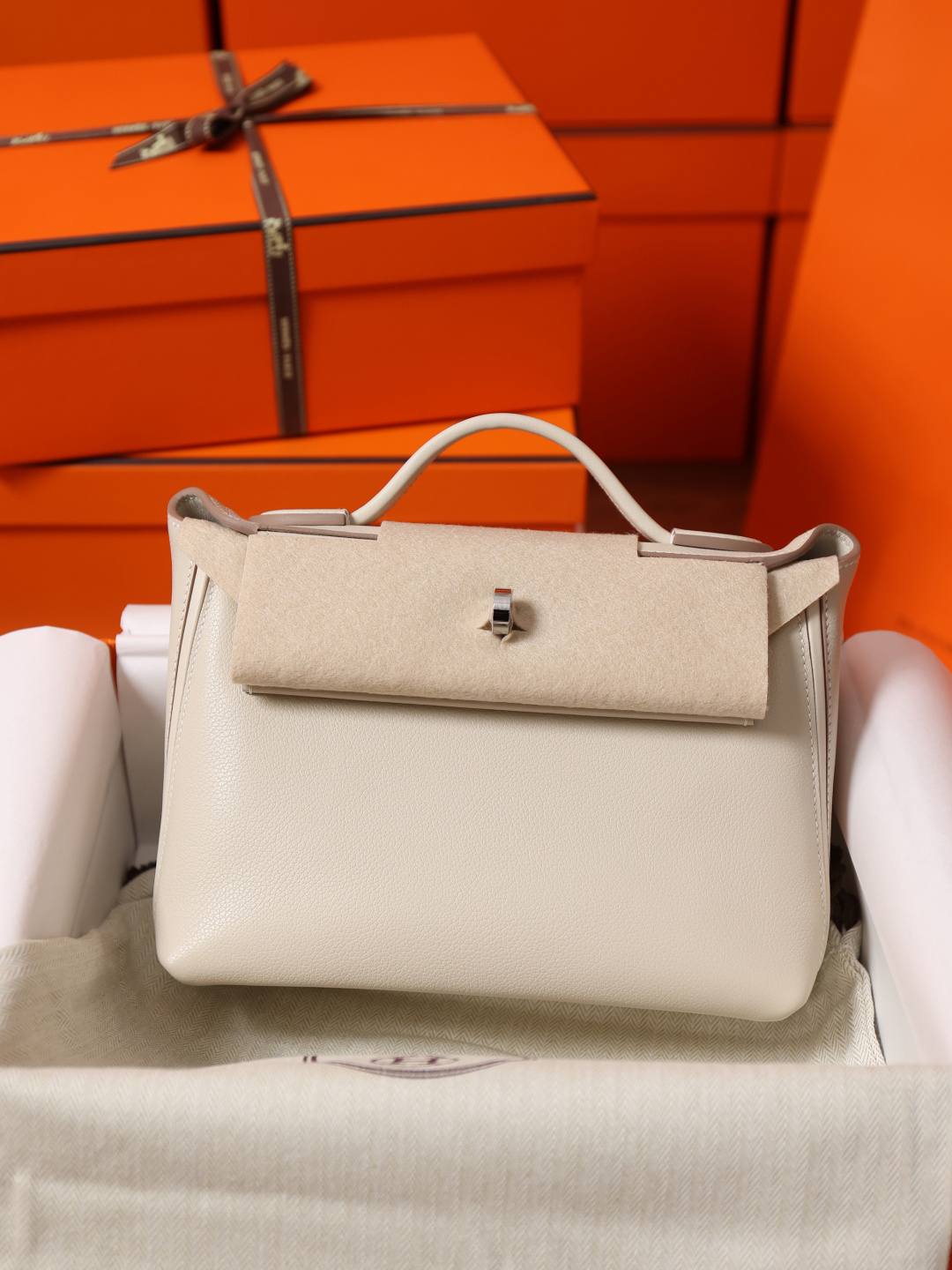 Shebag hand made Hermes 2424 bag in white leather review(Feb 2026 updated)-Best Quality designer Bag Review, and online shopping, designer bag ru Shebag hand made Hermes 2424 bag in white leather review(Feb 2026 updated)-Best Quality designer Bag Review, and online shopping, designer bag ru