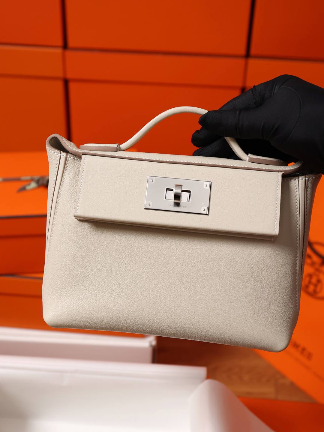 Shebag hand made Hermes 2424 bag in white leather review(Feb 2026 updated)-Best Quality designer Bag Review, and online shopping, designer bag ru Shebag hand made Hermes 2424 bag in white leather review(Feb 2026 updated)-Best Quality designer Bag Review, and online shopping, designer bag ru