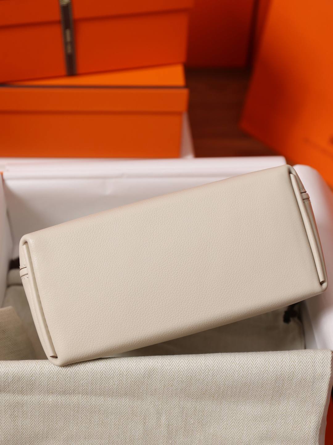 Shebag hand made Hermes 2424 bag in white leather review(Feb 2026 updated)-Best Quality designer Bag Review, and online shopping, designer bag ru Shebag hand made Hermes 2424 bag in white leather review(Feb 2026 updated)-Best Quality designer Bag Review, and online shopping, designer bag ru