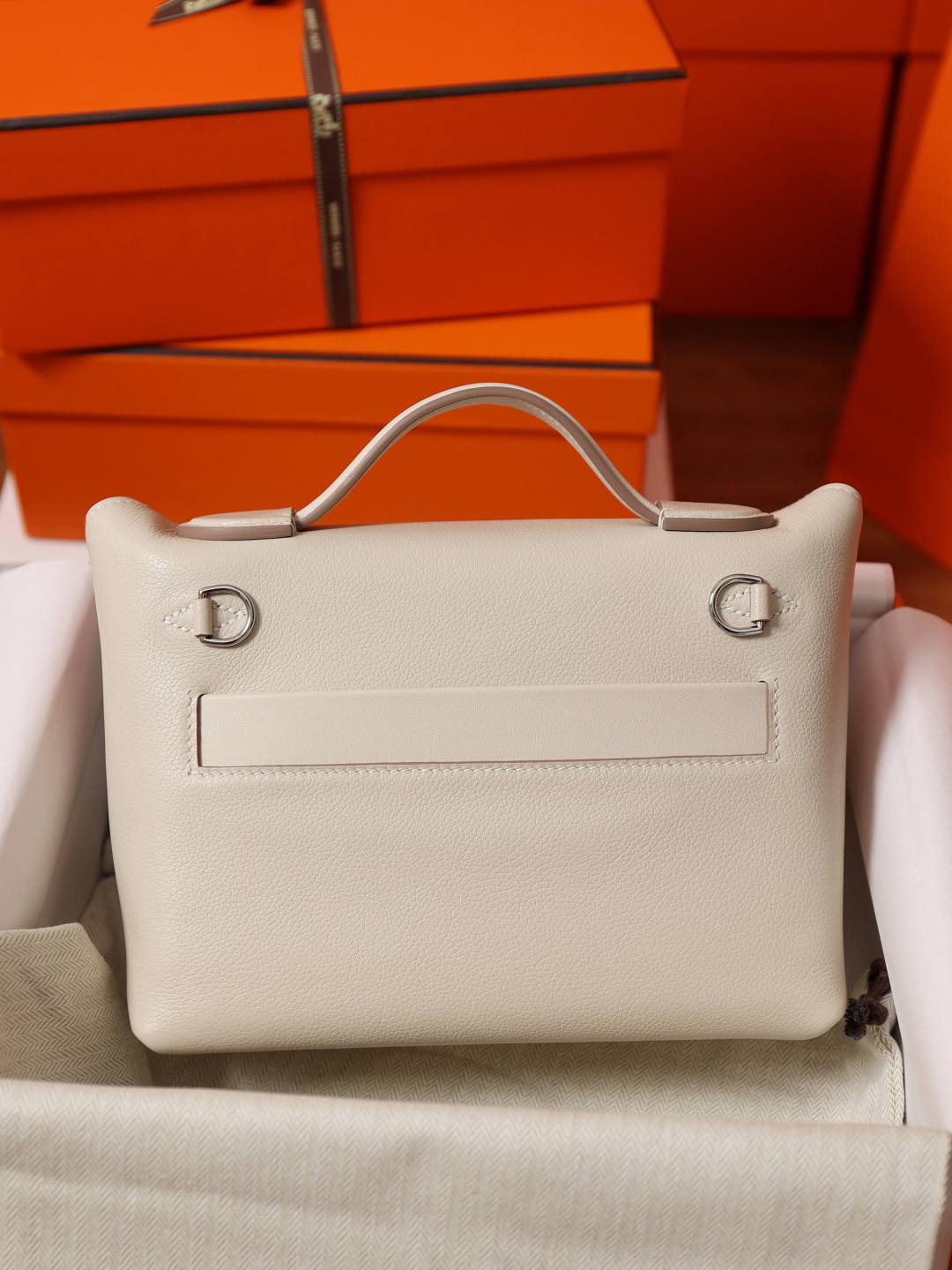 Shebag hand made Hermes 2424 bag in white leather review(Feb 2026 updated)-Best Quality designer Bag Review, and online shopping, designer bag ru Shebag hand made Hermes 2424 bag in white leather review(Feb 2026 updated)-Best Quality designer Bag Review, and online shopping, designer bag ru