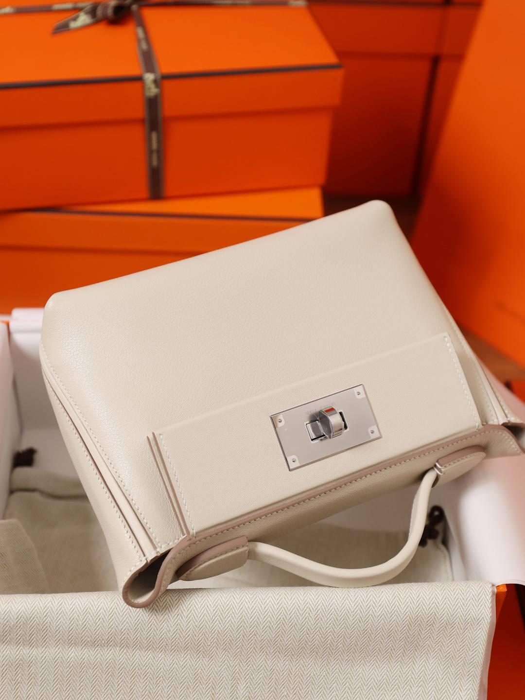 Shebag hand made Hermes 2424 bag in white leather review(Feb 2026 updated)-Best Quality designer Bag Review, and online shopping, designer bag ru Shebag hand made Hermes 2424 bag in white leather review(Feb 2026 updated)-Best Quality designer Bag Review, and online shopping, designer bag ru