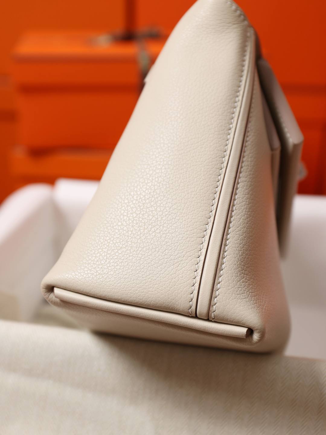Shebag hand made Hermes 2424 bag in white leather review(Feb 2026 updated)-Best Quality designer Bag Review, and online shopping, designer bag ru Shebag hand made Hermes 2424 bag in white leather review(Feb 2026 updated)-Best Quality designer Bag Review, and online shopping, designer bag ru