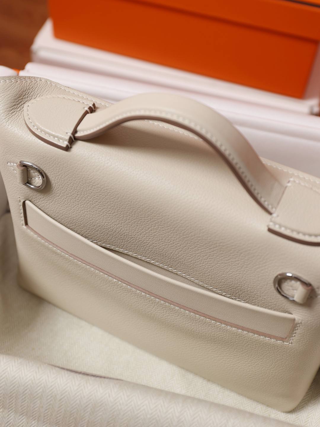 Shebag hand made Hermes 2424 bag in white leather review(Feb 2026 updated)-Best Quality designer Bag Review, and online shopping, designer bag ru Shebag hand made Hermes 2424 bag in white leather review(Feb 2026 updated)-Best Quality designer Bag Review, and online shopping, designer bag ru