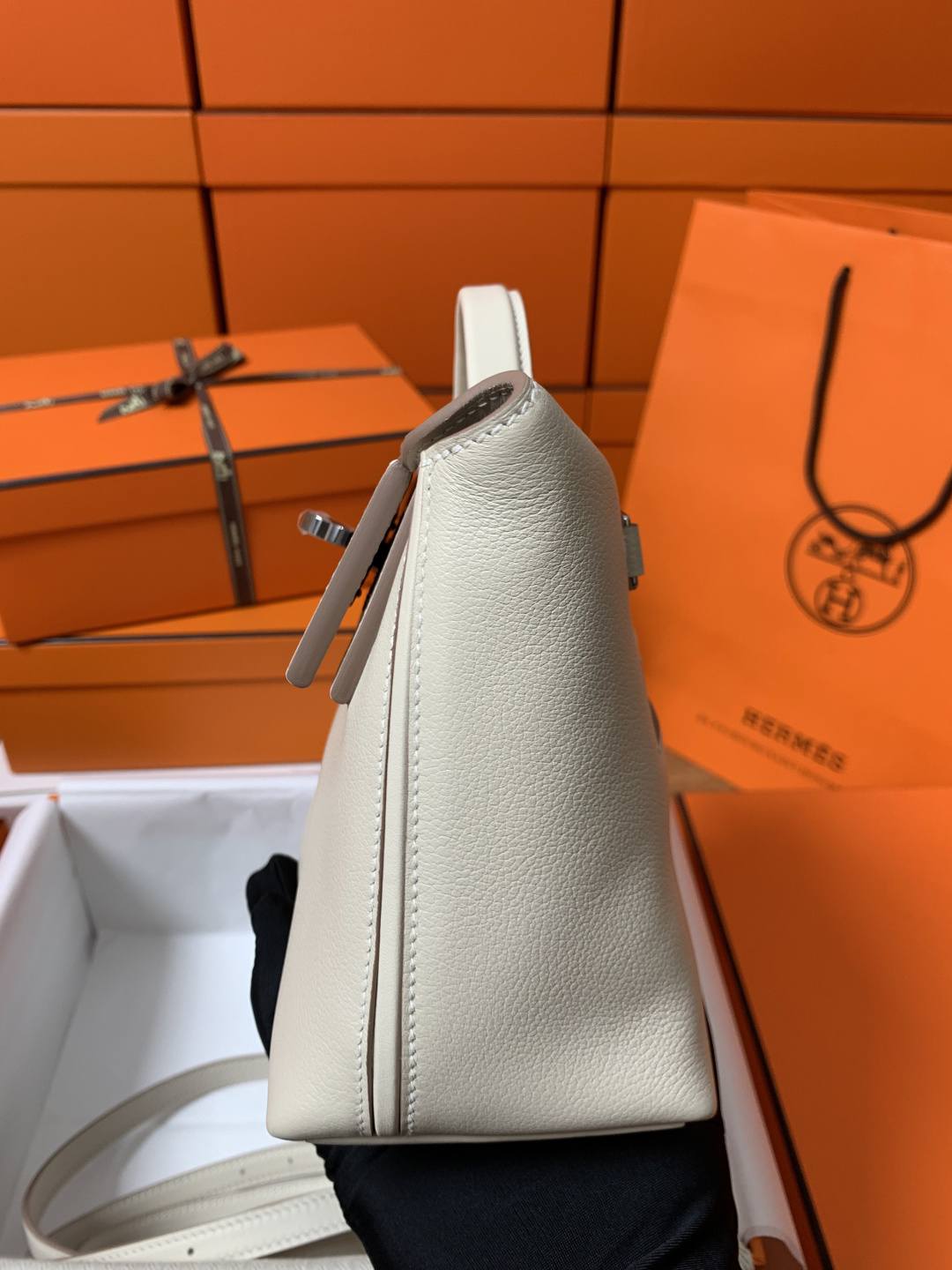 Shebag hand made Hermes 2424 bag in white leather review(Feb 2026 updated)-Best Quality designer Bag Review, and online shopping, designer bag ru Shebag hand made Hermes 2424 bag in white leather review(Feb 2026 updated)-Best Quality designer Bag Review, and online shopping, designer bag ru