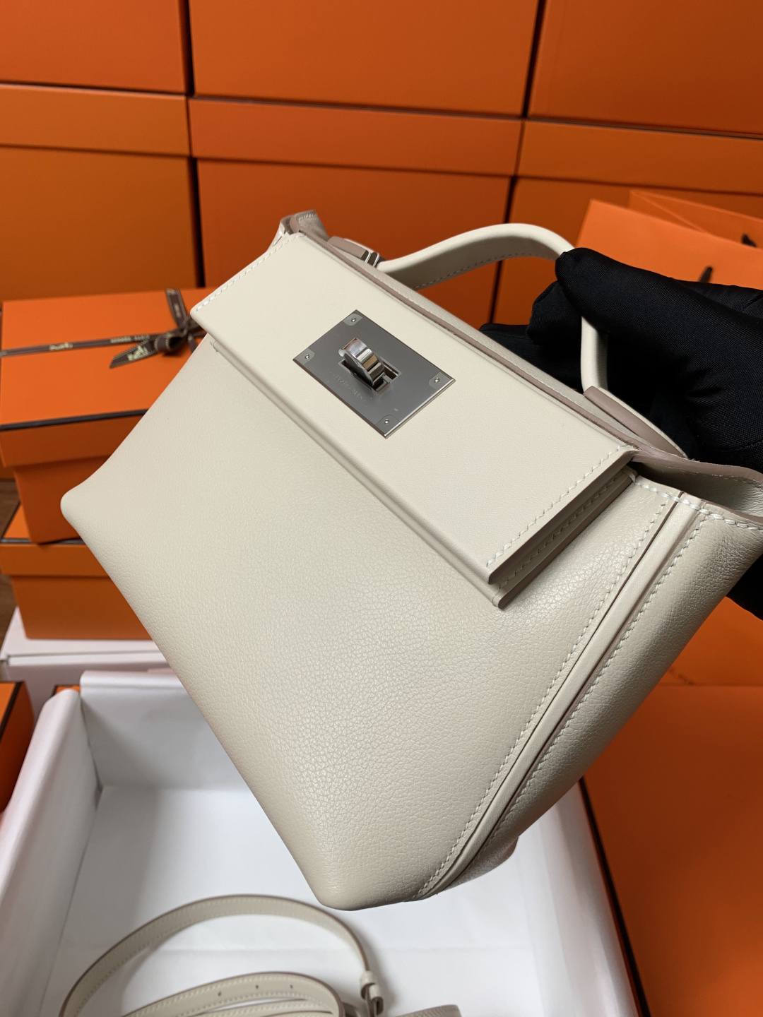 Shebag hand made Hermes 2424 bag in white leather review(Feb 2026 updated)-Best Quality designer Bag Review, and online shopping, designer bag ru Shebag hand made Hermes 2424 bag in white leather review(Feb 2026 updated)-Best Quality designer Bag Review, and online shopping, designer bag ru
