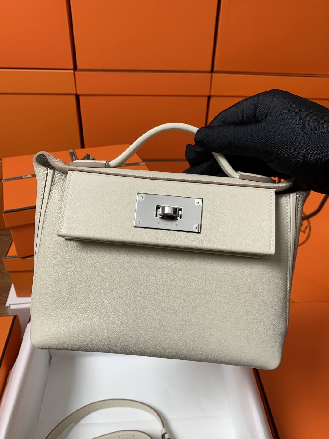 Shebag hand made Hermes 2424 bag in white leather review(Feb 2026 updated)-Best Quality designer Bag Review, and online shopping, designer bag ru Shebag hand made Hermes 2424 bag in white leather review(Feb 2026 updated)-Best Quality designer Bag Review, and online shopping, designer bag ru