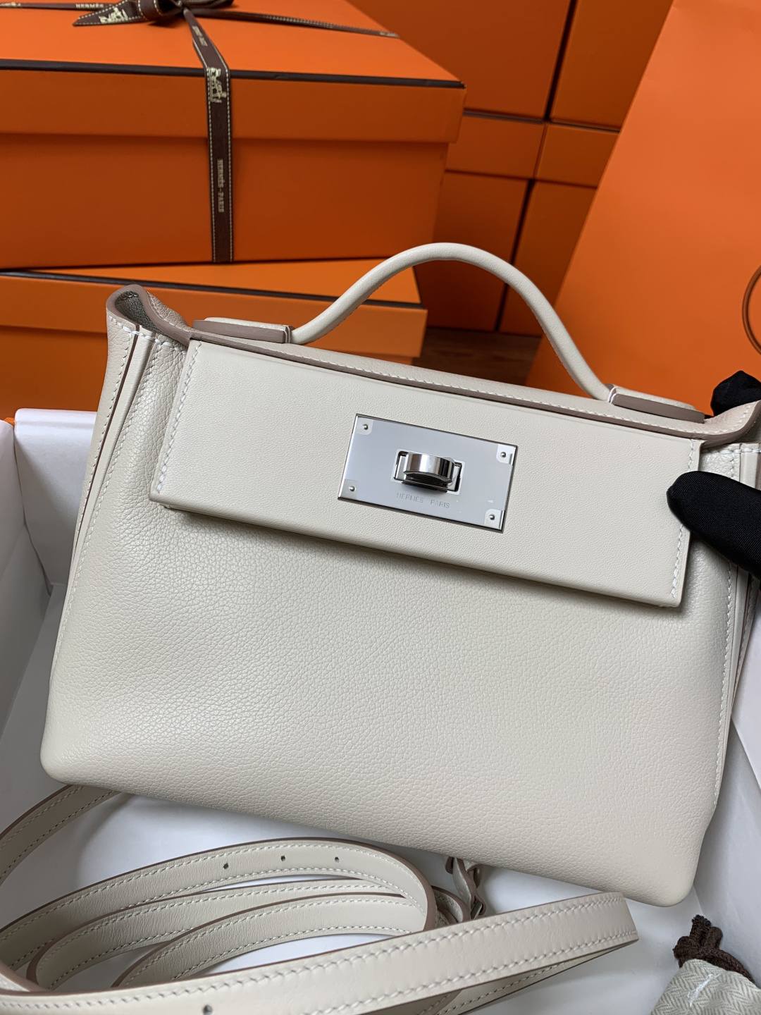 Shebag hand made Hermes 2424 bag in white leather review(Feb 2026 updated)-Best Quality designer Bag Review, and online shopping, designer bag ru Shebag hand made Hermes 2424 bag in white leather review(Feb 2026 updated)-Best Quality designer Bag Review, and online shopping, designer bag ru