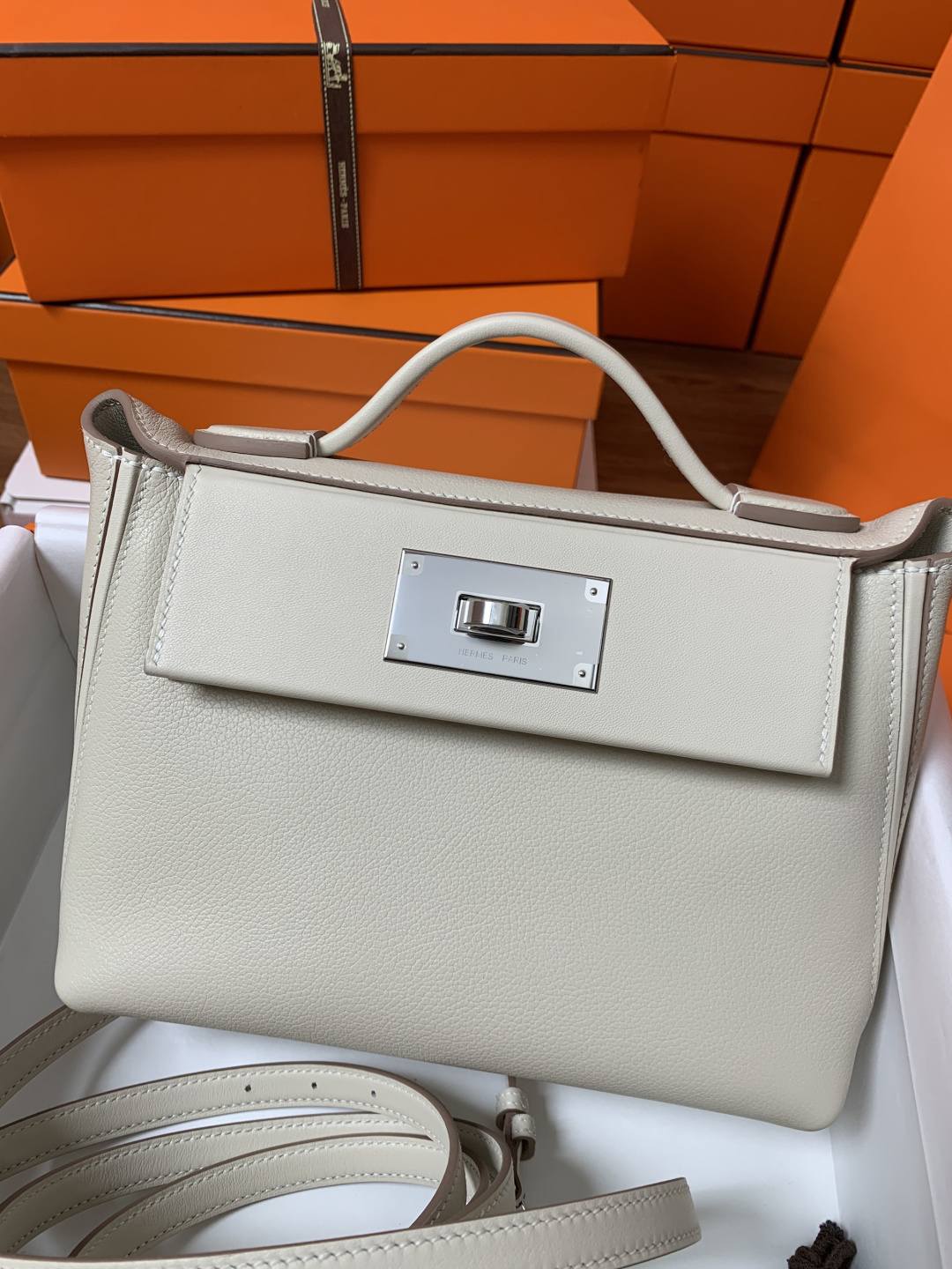 Shebag hand made Hermes 2424 bag in white leather review(Feb 2026 updated)-Best Quality designer Bag Review, and online shopping, designer bag ru Shebag hand made Hermes 2424 bag in white leather review(Feb 2026 updated)-Best Quality designer Bag Review, and online shopping, designer bag ru
