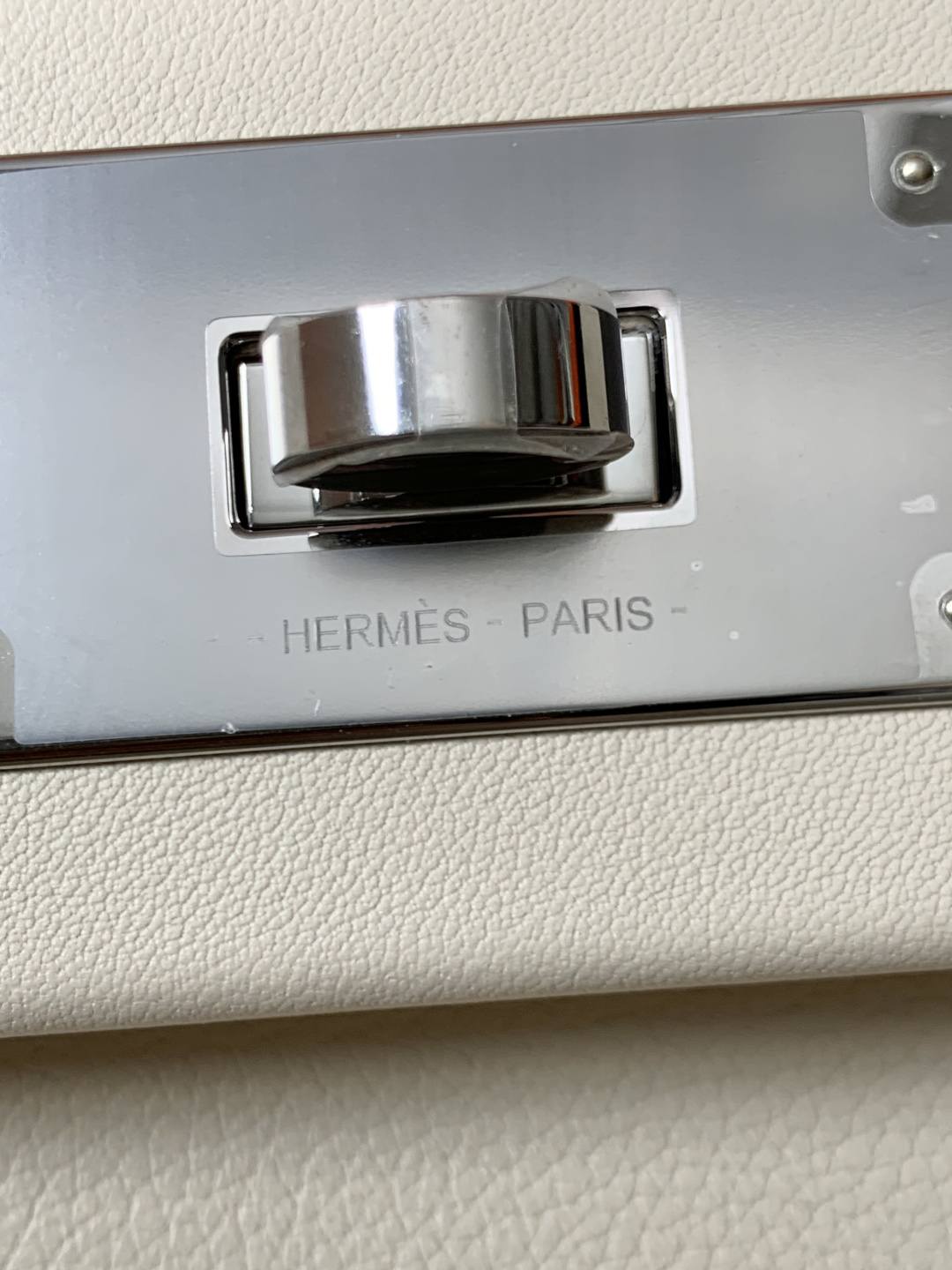 Shebag hand made Hermes 2424 bag in white leather review(Feb 2026 updated)-Best Quality designer Bag Review, and online shopping, designer bag ru Shebag hand made Hermes 2424 bag in white leather review(Feb 2026 updated)-Best Quality designer Bag Review, and online shopping, designer bag ru