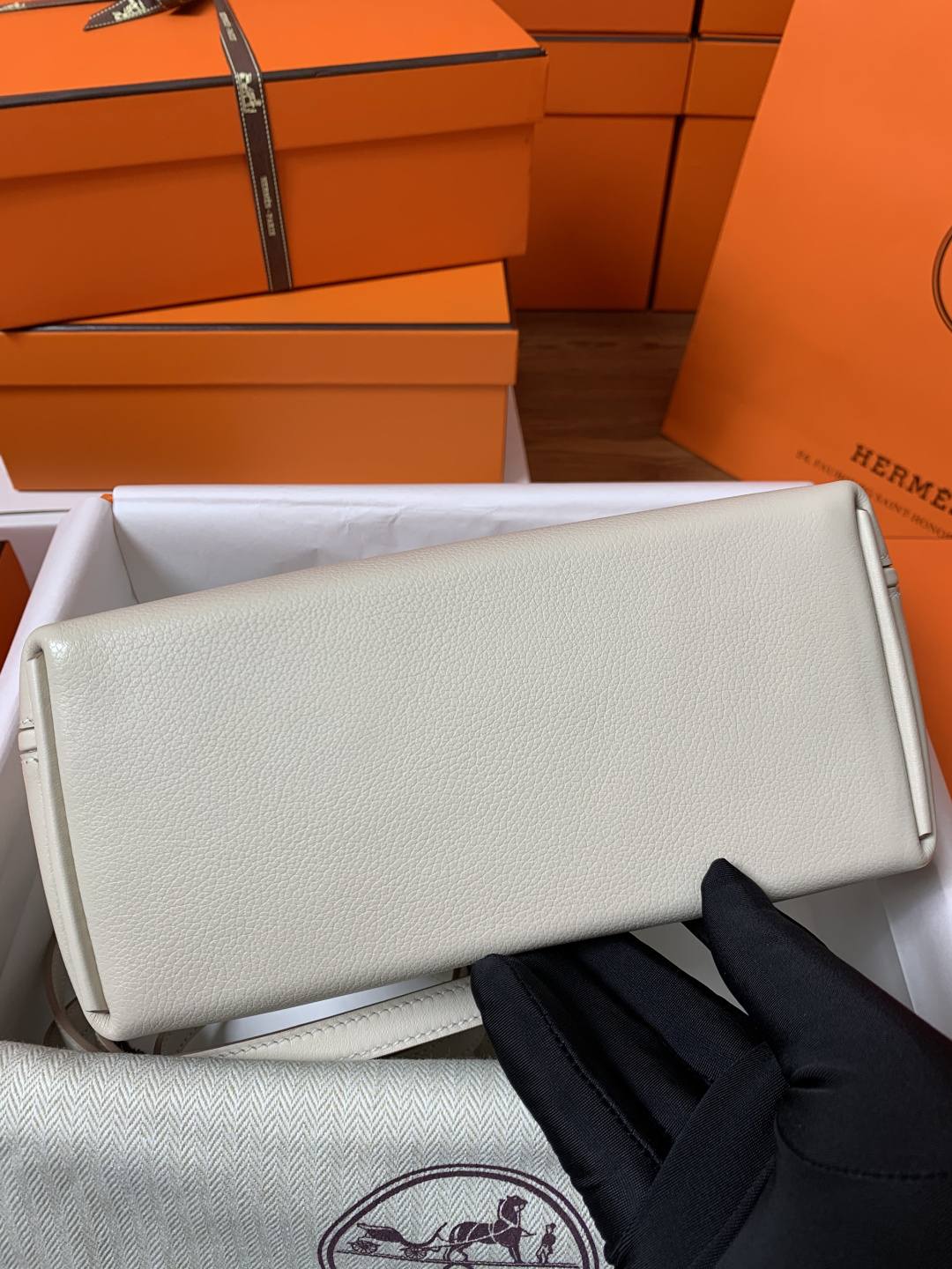 Shebag hand made Hermes 2424 bag in white leather review(Feb 2026 updated)-Best Quality designer Bag Review, and online shopping, designer bag ru Shebag hand made Hermes 2424 bag in white leather review(Feb 2026 updated)-Best Quality designer Bag Review, and online shopping, designer bag ru
