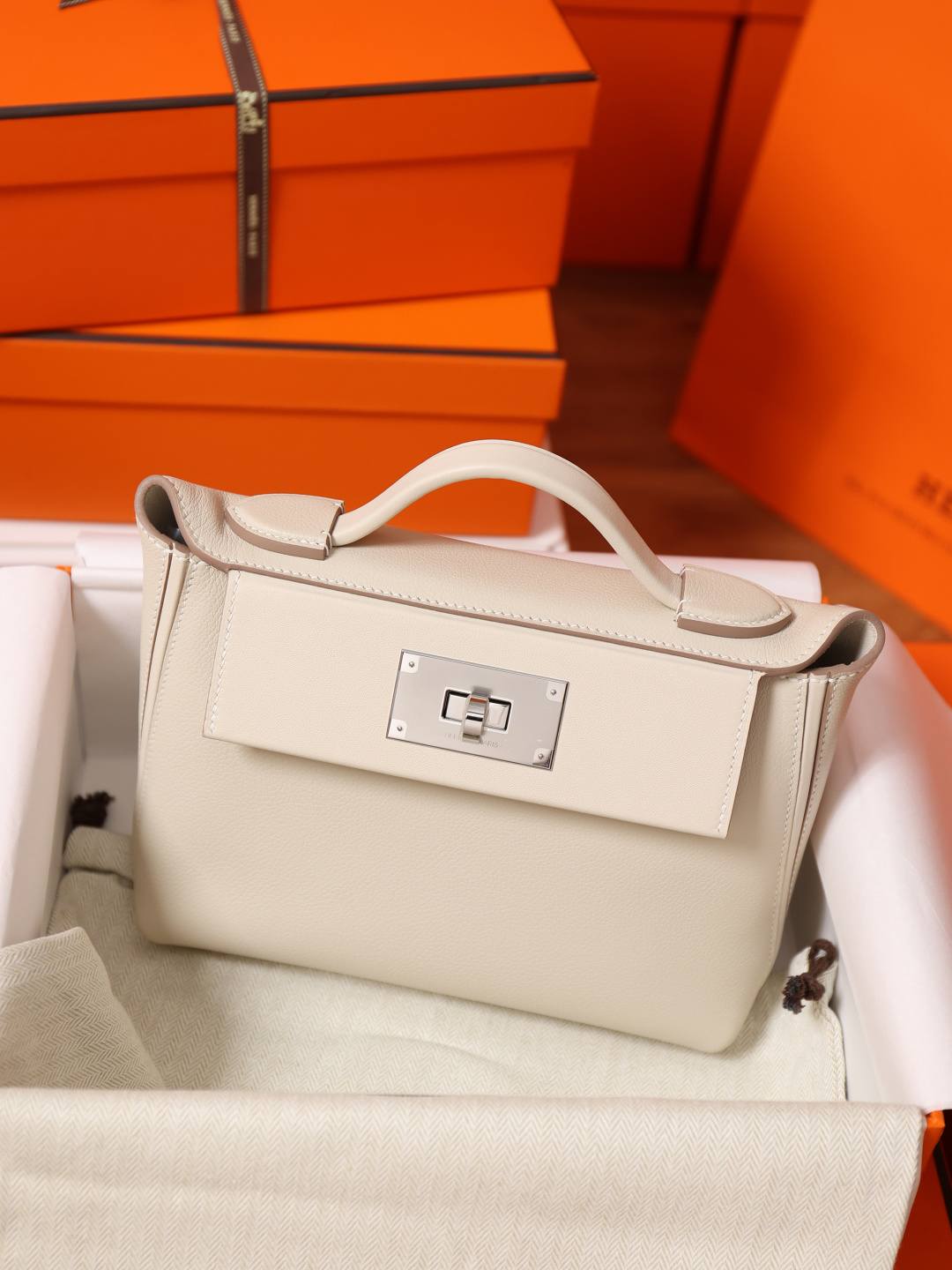 Shebag hand made Hermes 2424 bag in white leather review(Feb 2026 updated)-Best Quality designer Bag Review, and online shopping, designer bag ru Shebag hand made Hermes 2424 bag in white leather review(Feb 2026 updated)-Best Quality designer Bag Review, and online shopping, designer bag ru