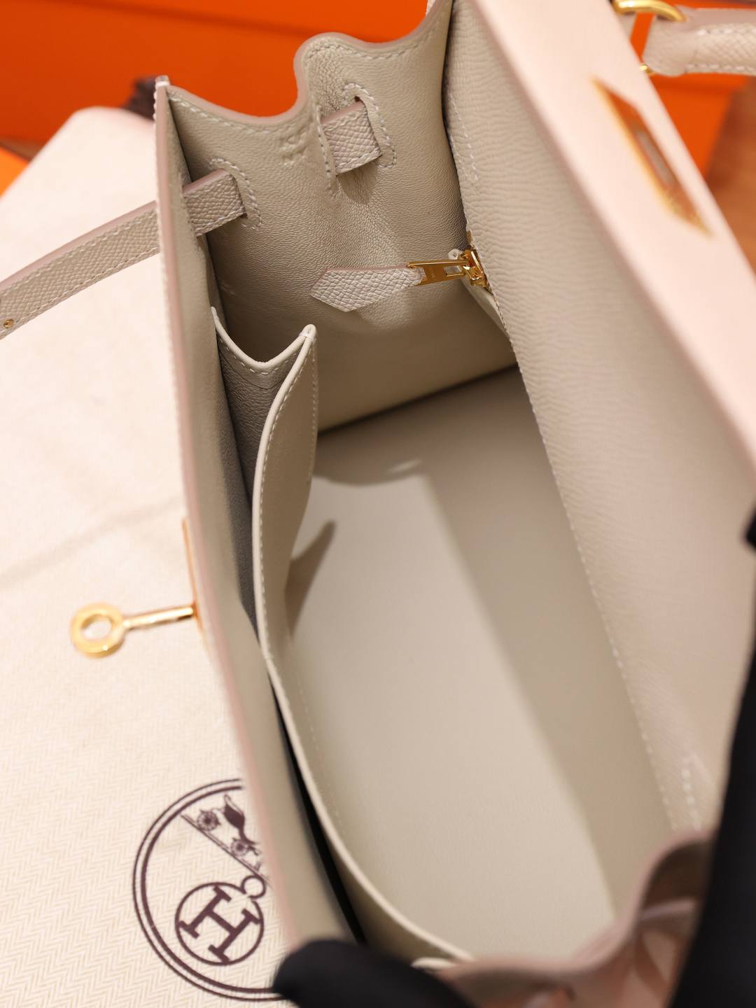 Shebag top replica handmade Hermes Kelly 28 in white epsom out stitching bag review(Feb 2026 updated)-Best Quality designer Bag Review, and online shopping, designer bag ru Shebag top replica handmade Hermes Kelly 28 in white epsom out stitching bag review(Feb 2026 updated)-Best Quality designer Bag Review, and online shopping, designer bag ru