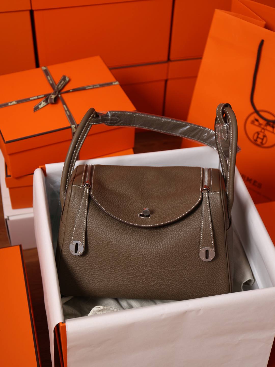 Shebag handmade Hermes Lindy 26 bag in togo elephante grey bag review(Feb 2026 updated)-Best Quality designer Bag Review, and online shopping, designer bag ru