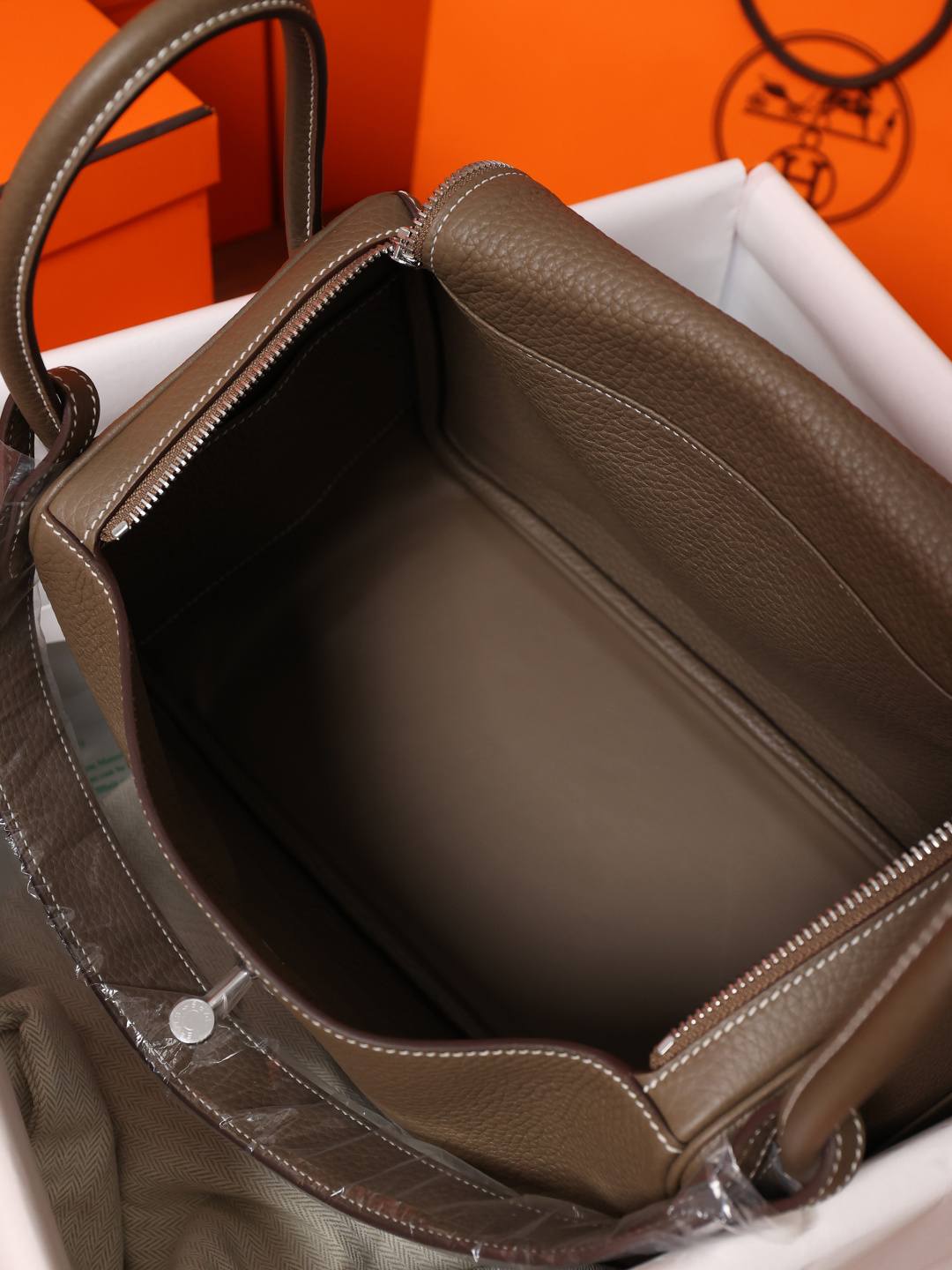 Shebag handmade Hermes Lindy 26 bag in togo elephante grey bag review(Feb 2026 updated)-Best Quality designer Bag Review, and online shopping, designer bag ru