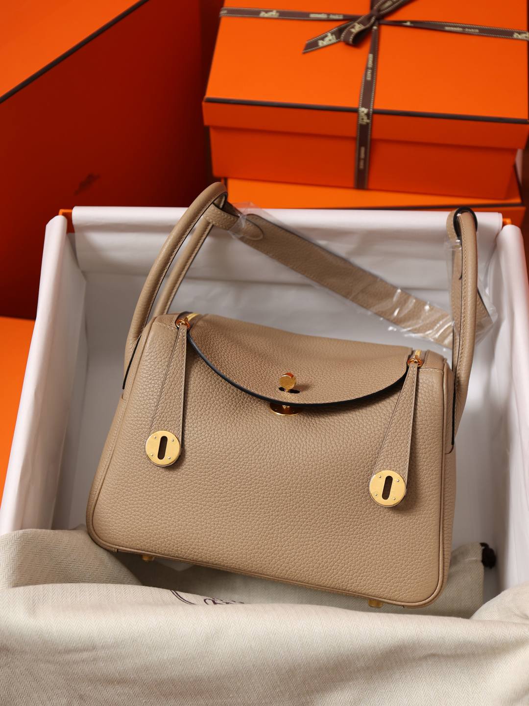 Shebag handmade Hermes Lindy 26 bag in beige togo leather bag review(Feb 2026 updated)-Best Quality designer Bag Review, and online shopping, designer bag ru