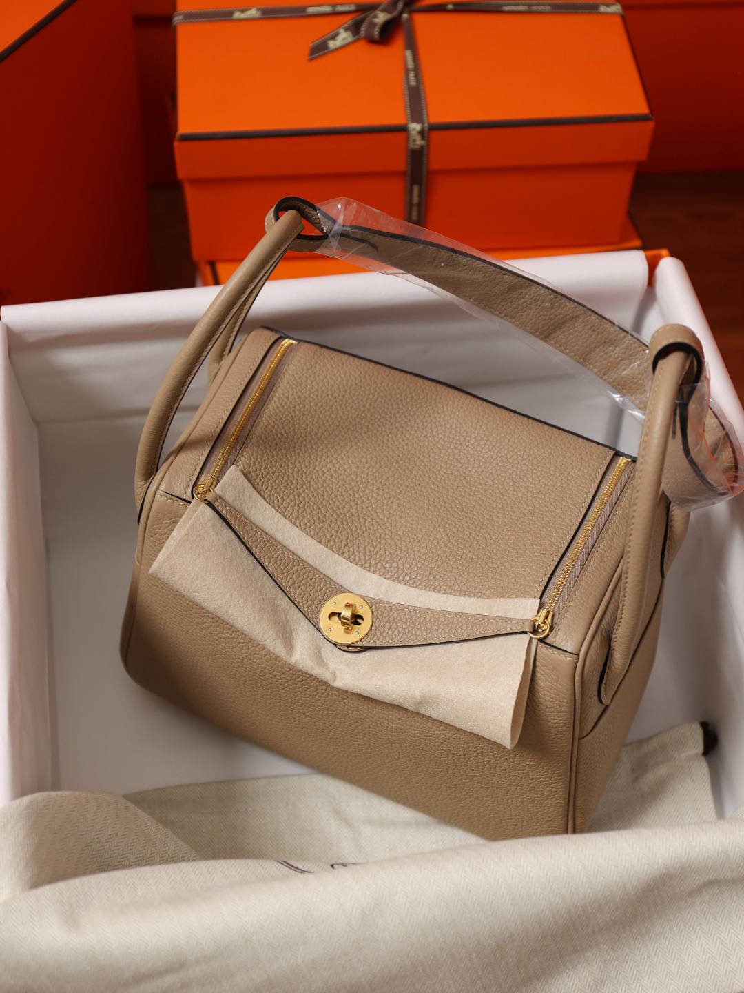 Shebag handmade Hermes Lindy 26 bag in beige togo leather bag review(Feb 2026 updated)-Best Quality designer Bag Review, and online shopping, designer bag ru