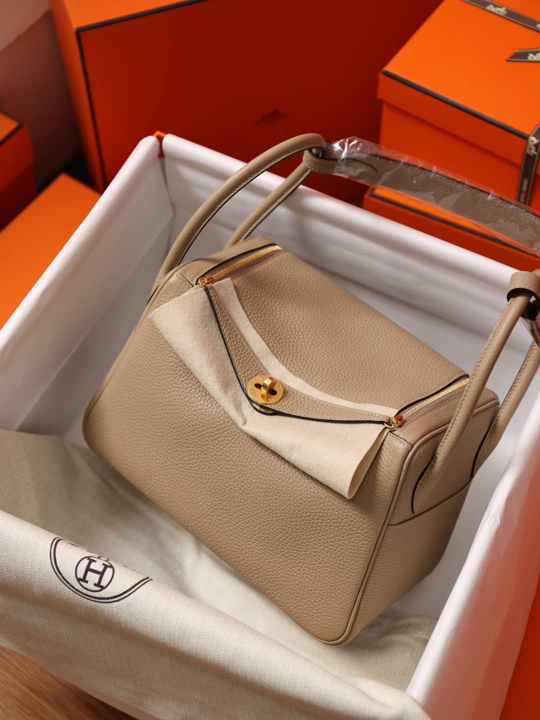 Shebag handmade Hermes Lindy 26 bag in beige togo leather bag review(Feb 2026 updated)-Best Quality designer Bag Review, and online shopping, designer bag ru