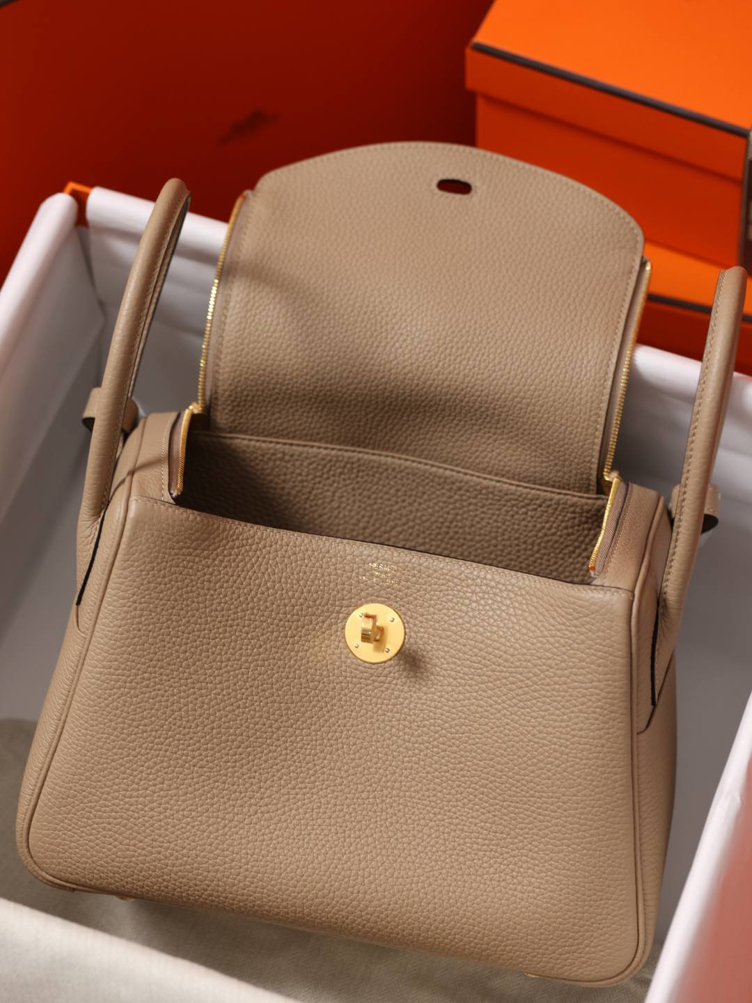 Shebag handmade Hermes Lindy 26 bag in beige togo leather bag review(Feb 2026 updated)-Best Quality designer Bag Review, and online shopping, designer bag ru