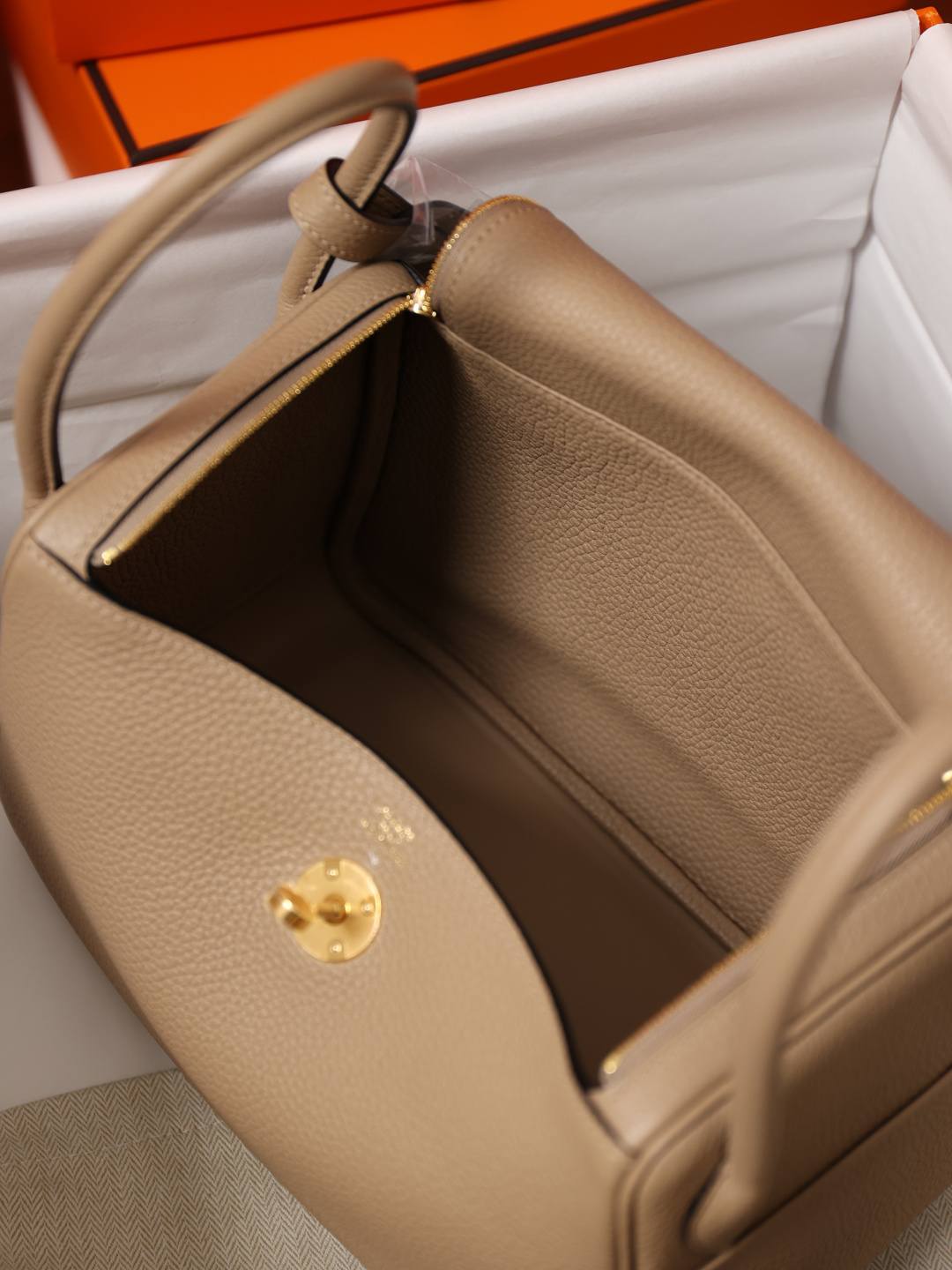 Shebag handmade Hermes Lindy 26 bag in beige togo leather bag review(Feb 2026 updated)-Best Quality designer Bag Review, and online shopping, designer bag ru