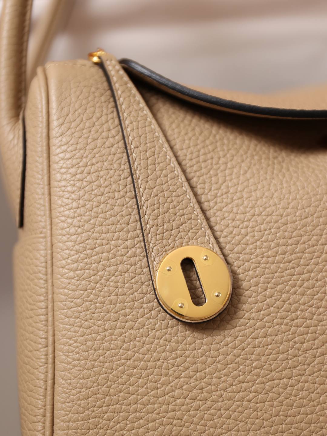 Shebag handmade Hermes Lindy 26 bag in beige togo leather bag review(Feb 2026 updated)-Best Quality designer Bag Review, and online shopping, designer bag ru