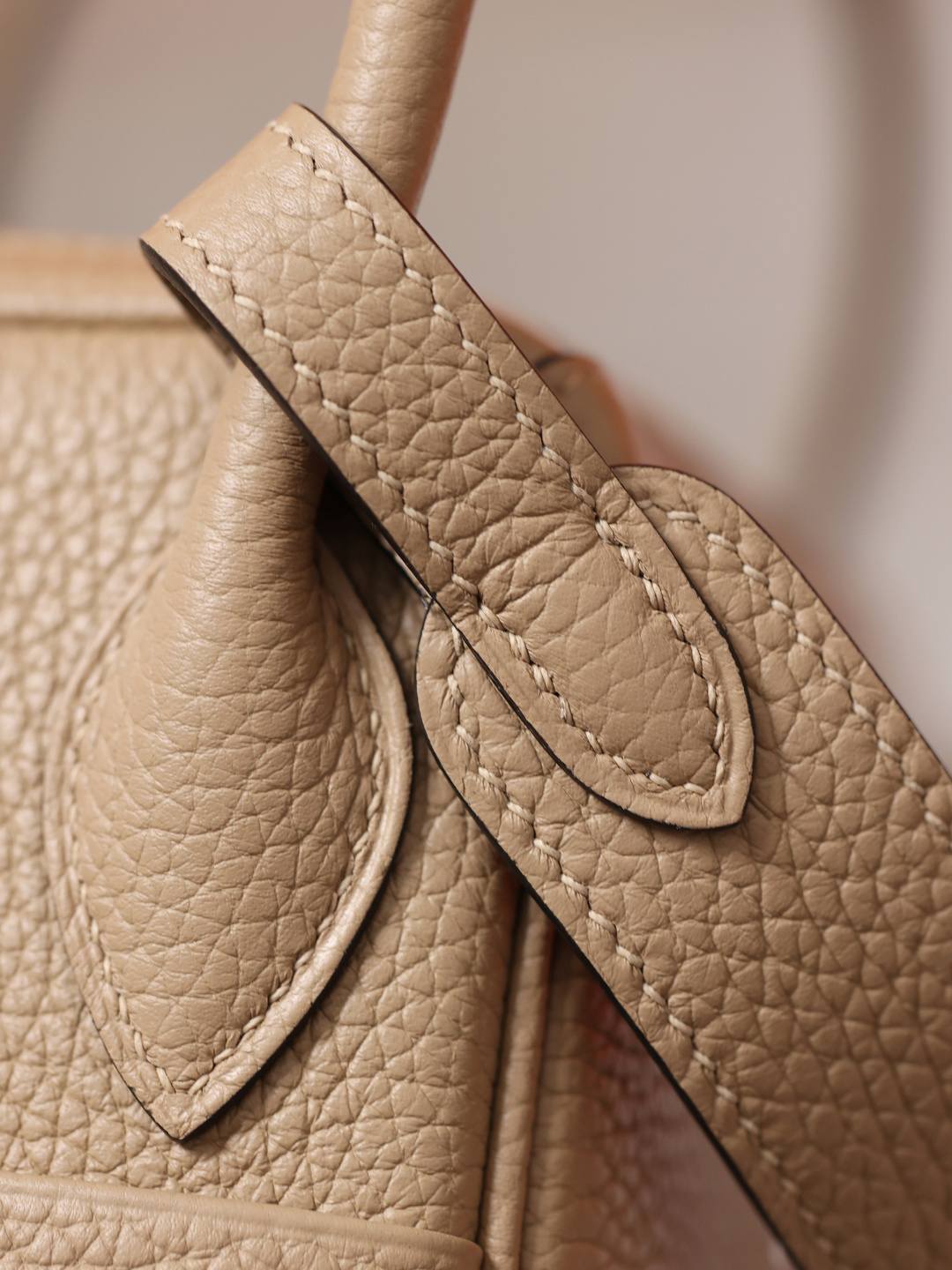 Shebag handmade Hermes Lindy 26 bag in beige togo leather bag review(Feb 2026 updated)-Best Quality designer Bag Review, and online shopping, designer bag ru