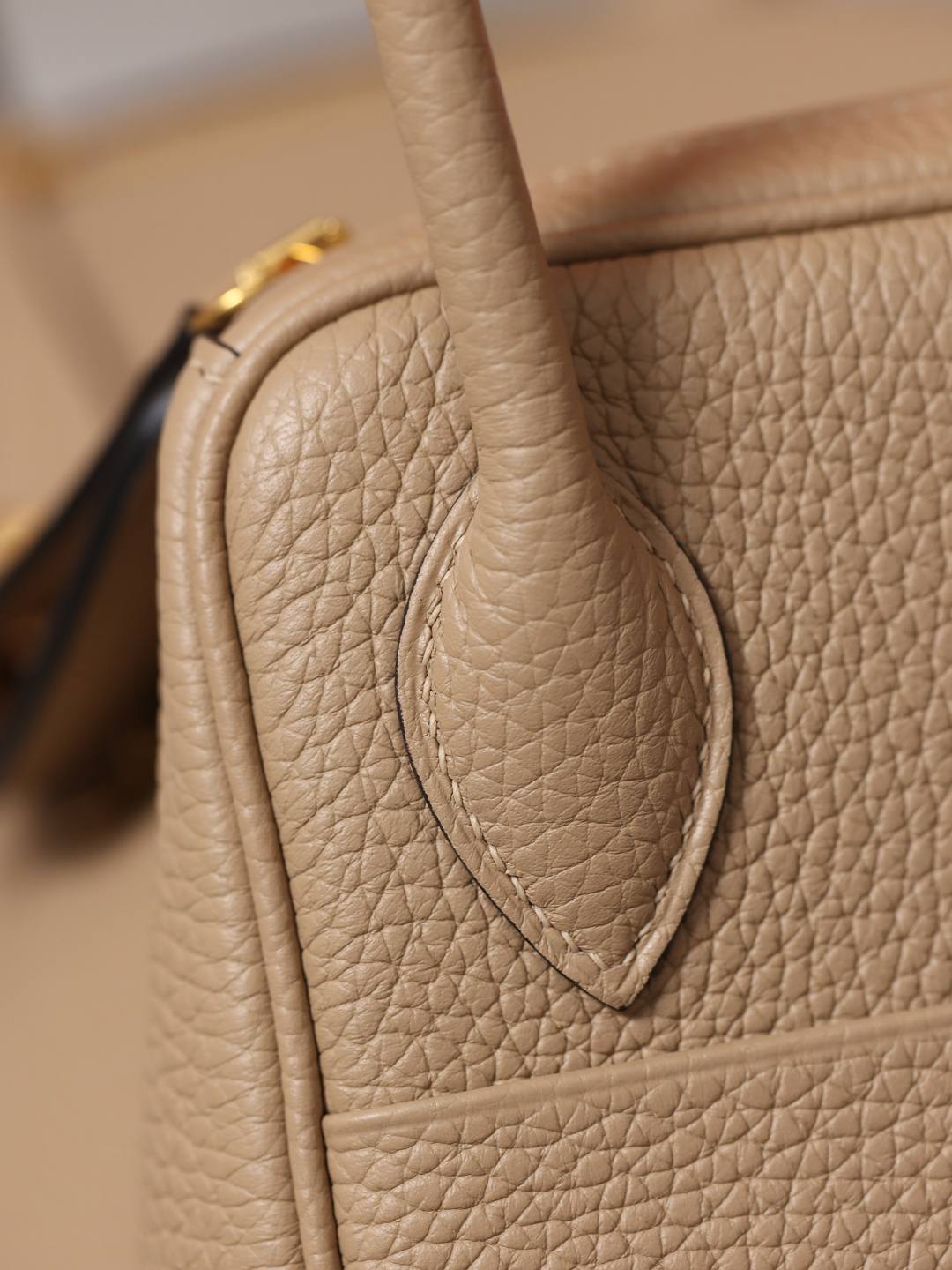 Shebag handmade Hermes Lindy 26 bag in beige togo leather bag review(Feb 2026 updated)-Best Quality designer Bag Review, and online shopping, designer bag ru