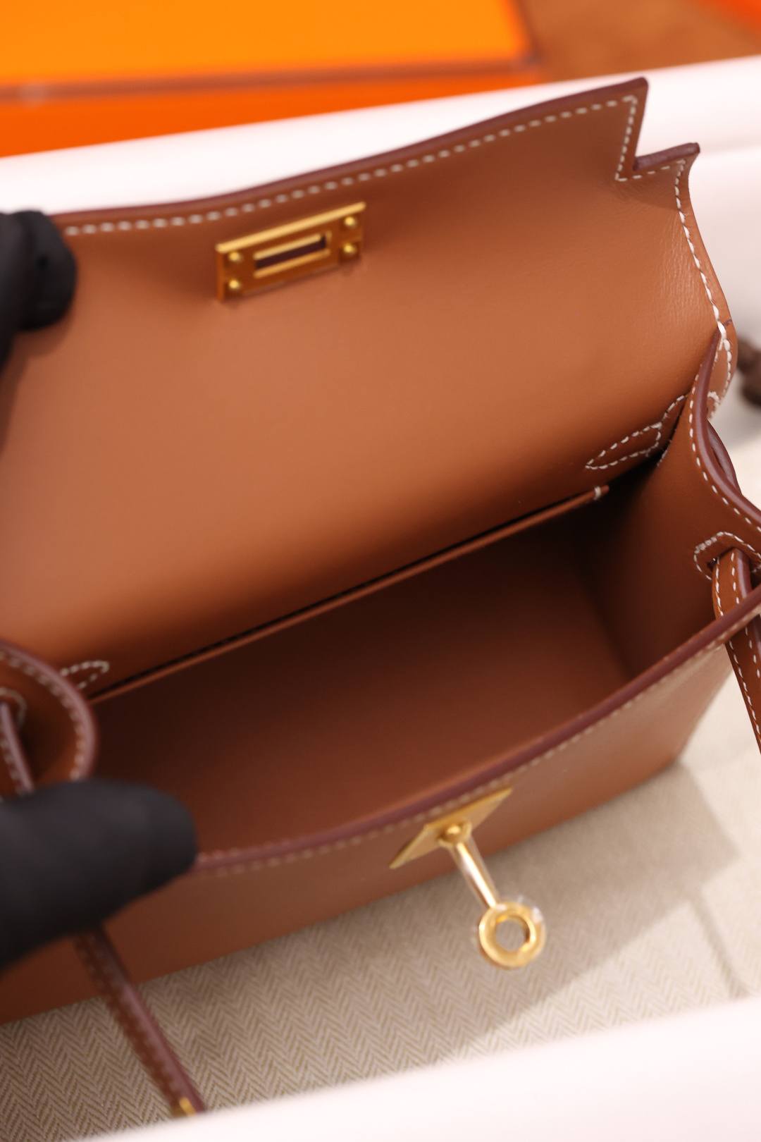 Shebag handmade Hermes Mini Kelly 2 bag in golden brown in epsom leather bag review(Feb 2026 updated)-Best Quality designer Bag Review, and online shopping, designer bag ru Shebag handmade Hermes Mini Kelly 2 bag in golden brown in epsom leather bag review(Feb 2026 updated)-Best Quality designer Bag Review, and online shopping, designer bag ru