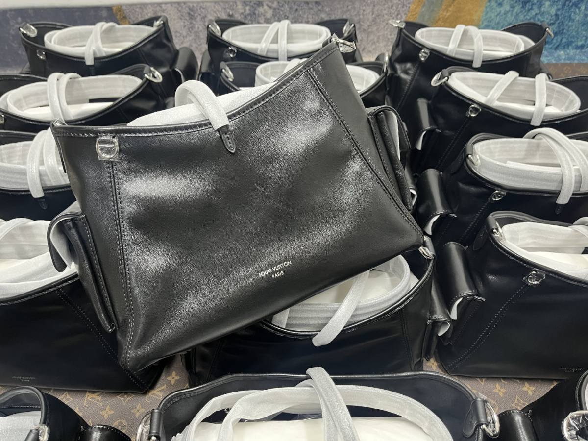 Shebag best replica Louis Vuitton Carryall Dark lambskin bag in warehouse(Apr 2026 updated)-Best Quality designer Bag Review, and online shopping, designer bag ru