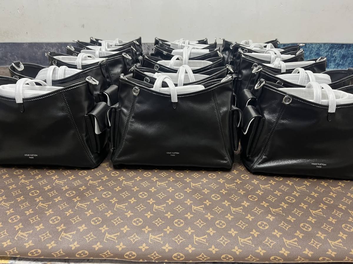 Shebag best replica Louis Vuitton Carryall Dark lambskin bag in warehouse(Apr 2026 updated)-Best Quality designer Bag Review, and online shopping, designer bag ru
