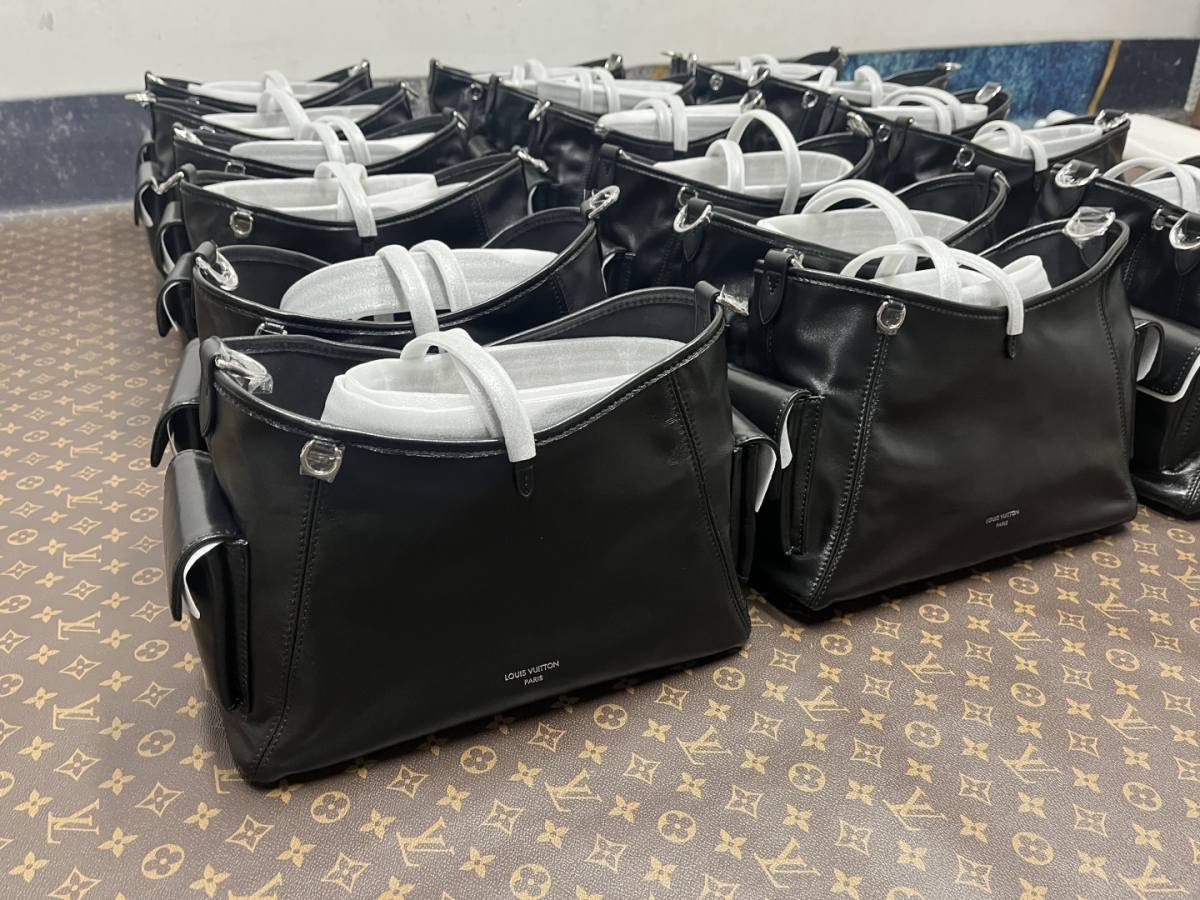 Shebag best replica Louis Vuitton Carryall Dark lambskin bag in warehouse(Apr 2026 updated)-Best Quality designer Bag Review, and online shopping, designer bag ru