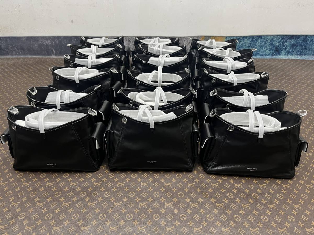 Shebag best replica Louis Vuitton Carryall Dark lambskin bag in warehouse(Apr 2026 updated)-Best Quality designer Bag Review, and online shopping, designer bag ru
